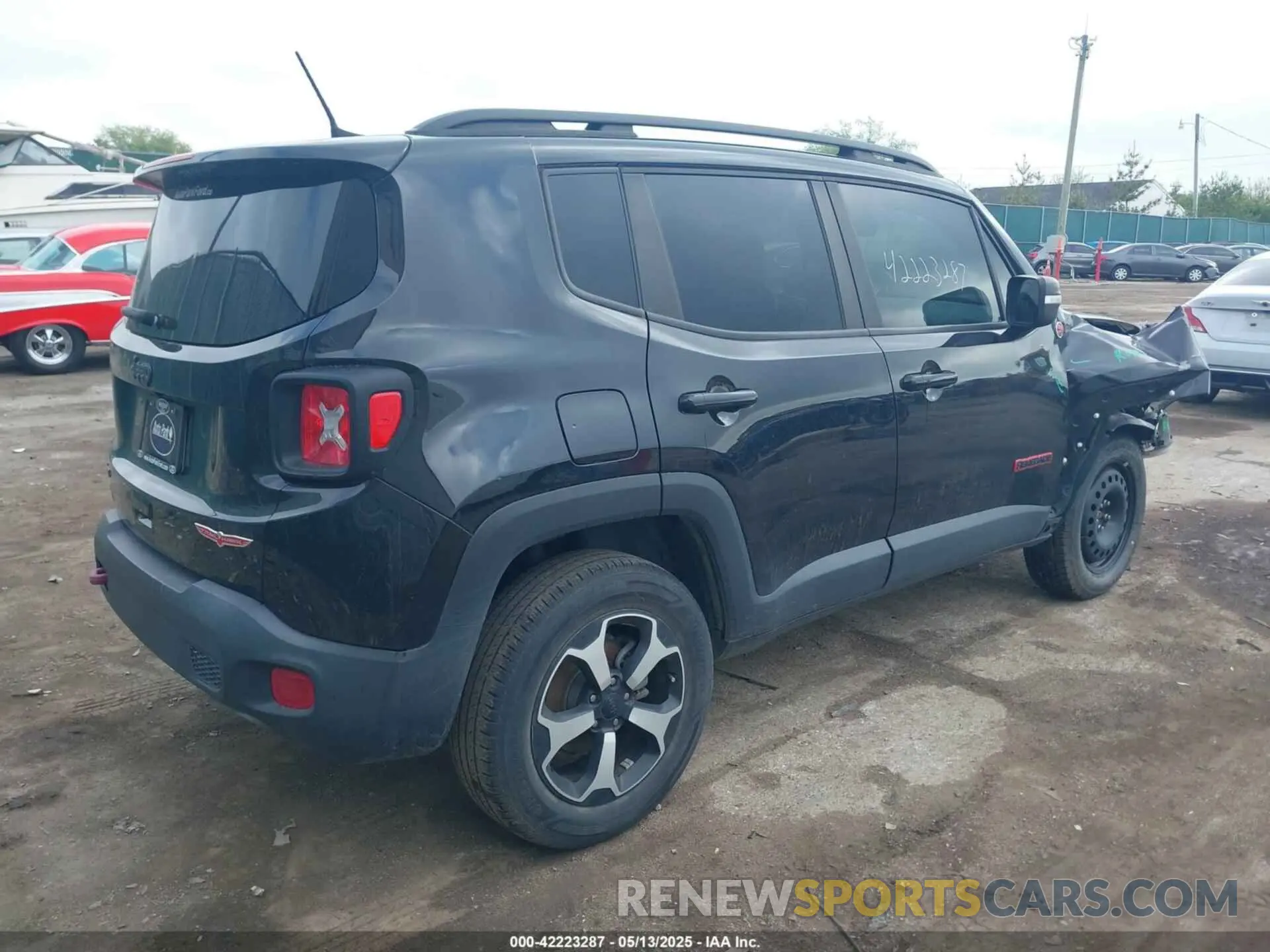 4 Photograph of a damaged car ZACNJBC11KPJ86323 JEEP RENEGADE 2019