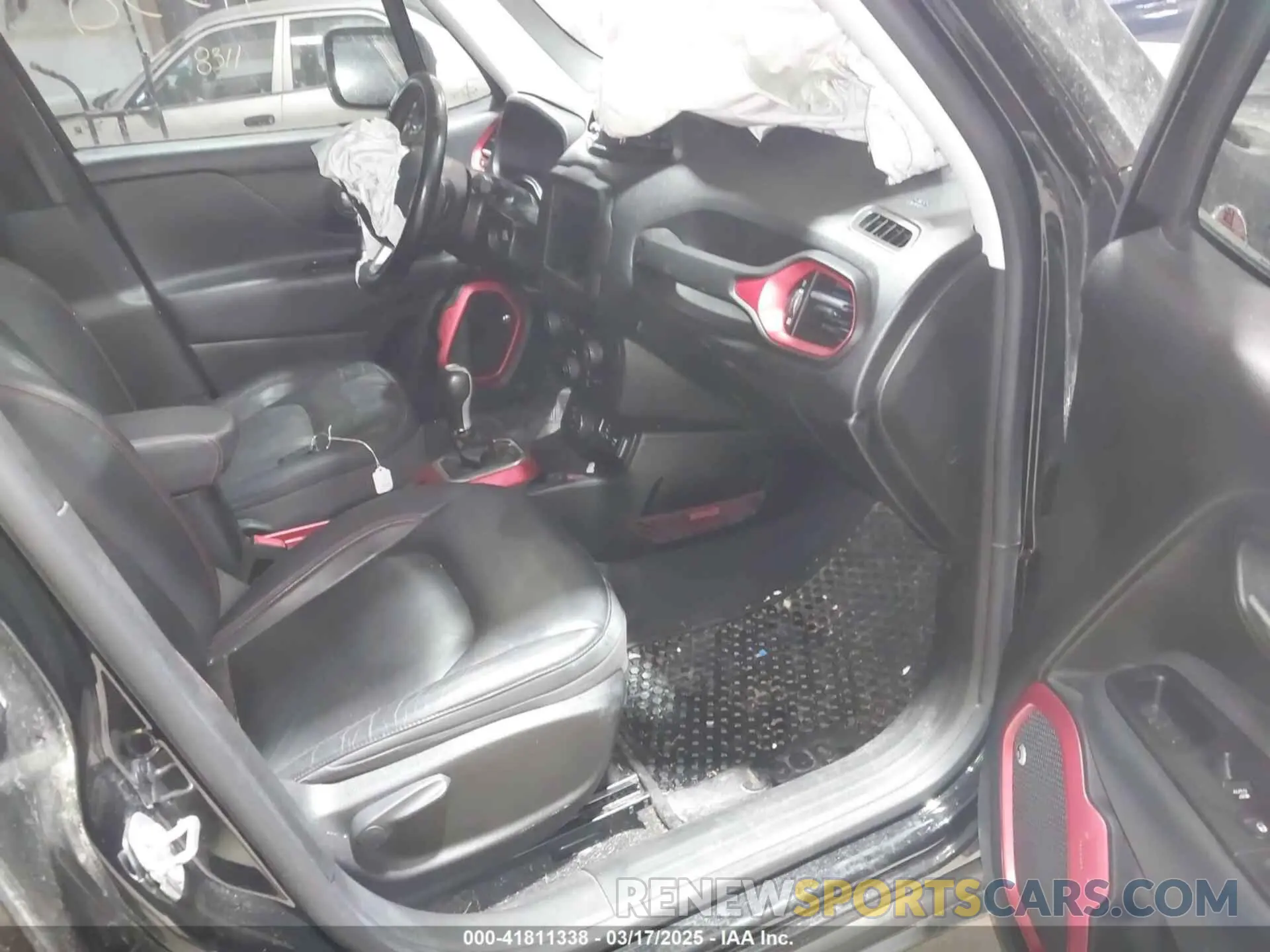 5 Photograph of a damaged car ZACNJBC11KPJ92963 JEEP RENEGADE 2019
