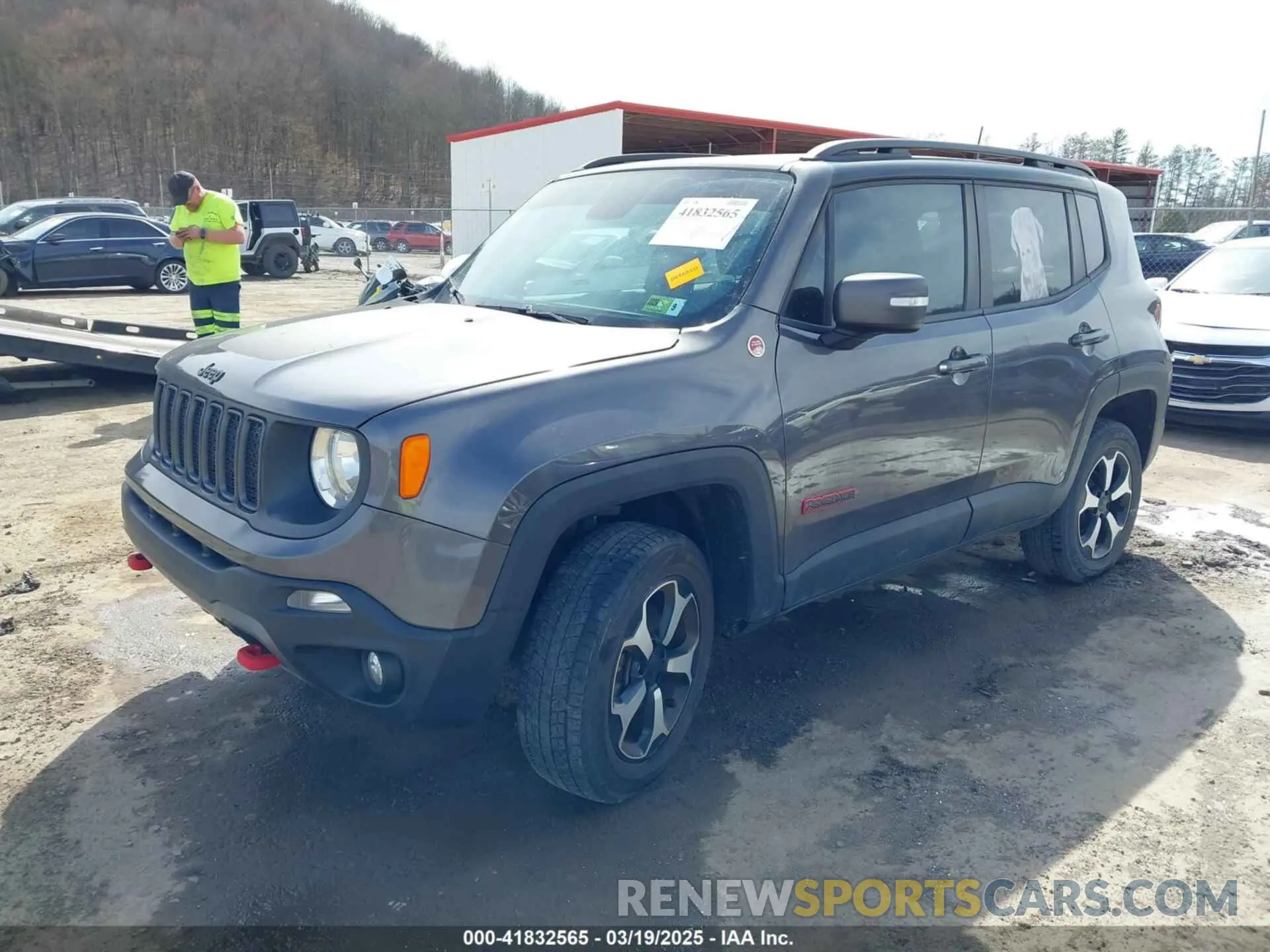 2 Фотография поврежденного автомобиля ZACNJBC12KPK02318 JEEP RENEGADE 2019