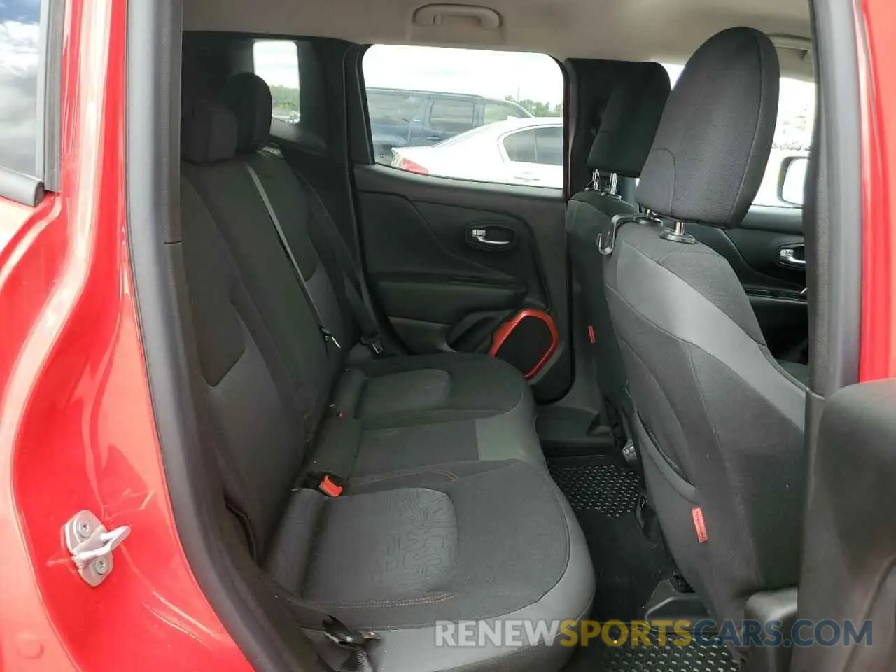 11 Photograph of a damaged car ZACNJBC14KPK00229 JEEP RENEGADE 2019
