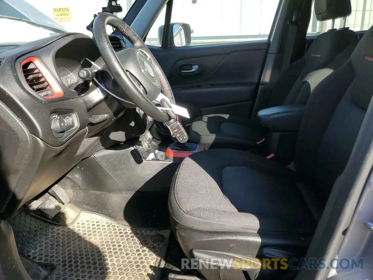 7 Фотография поврежденного автомобиля ZACNJBC16KPK06307 JEEP RENEGADE 2019