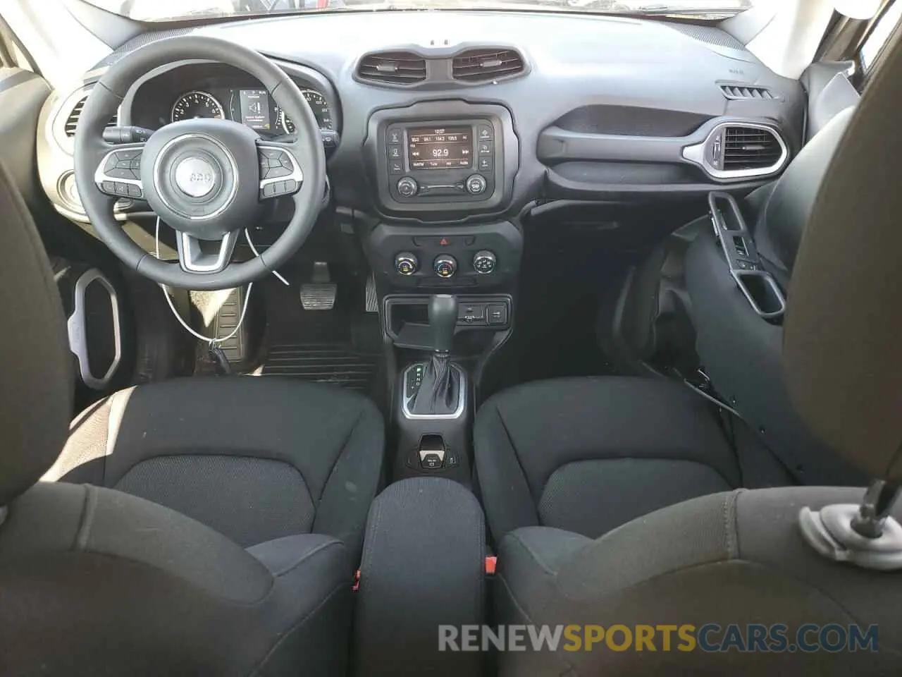 8 Photograph of a damaged car ZACNJAAB0LPL13392 JEEP RENEGADE 2020