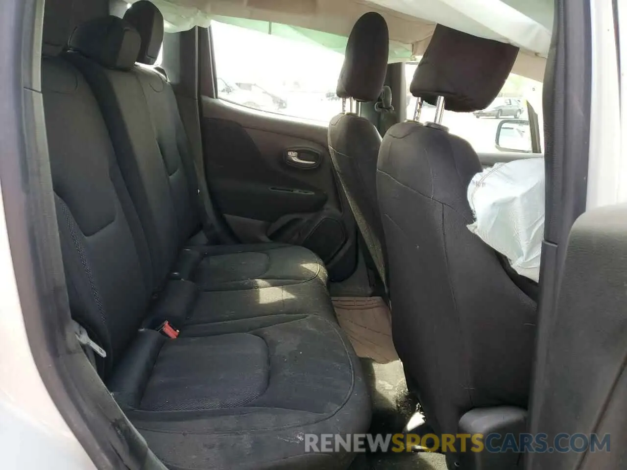 11 Photograph of a damaged car ZACNJAAB4LPL24265 JEEP RENEGADE 2020