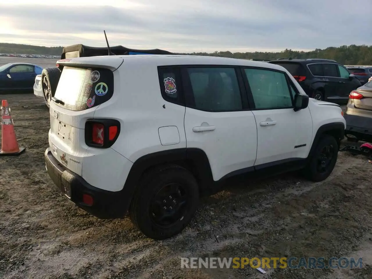 3 Photograph of a damaged car ZACNJAAB7LPL00686 JEEP RENEGADE 2020