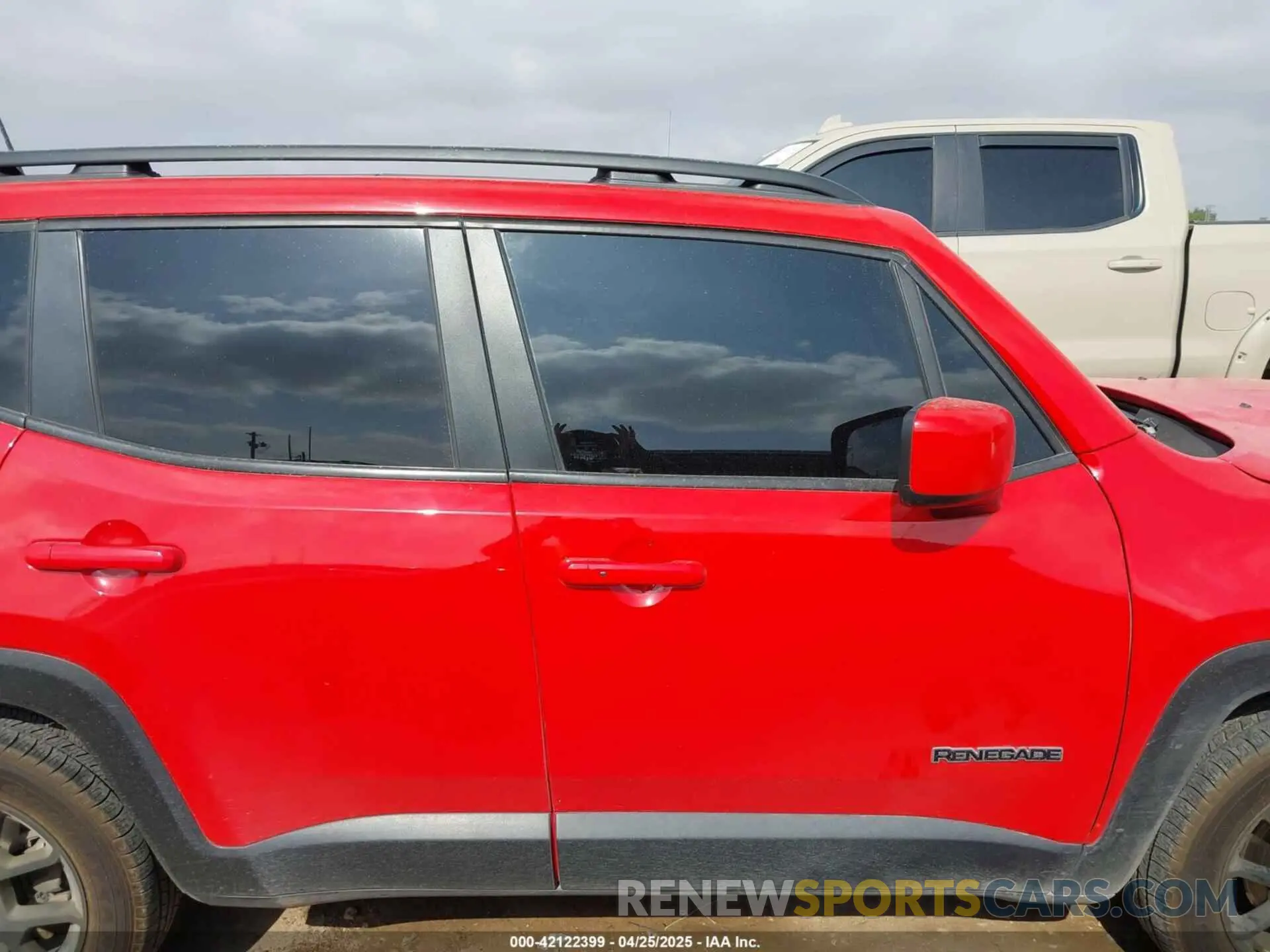 13 Photograph of a damaged car ZACNJAB17LPL84093 JEEP RENEGADE 2020