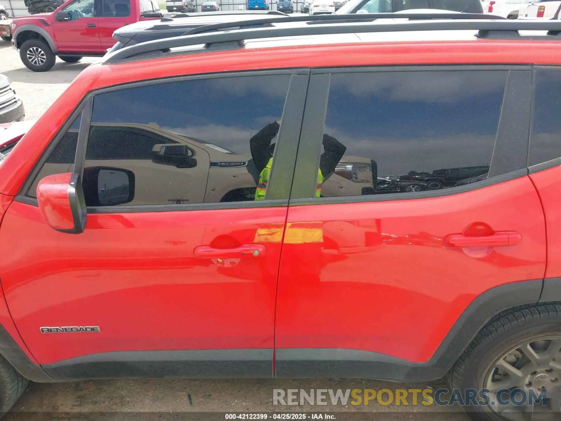 14 Photograph of a damaged car ZACNJAB17LPL84093 JEEP RENEGADE 2020