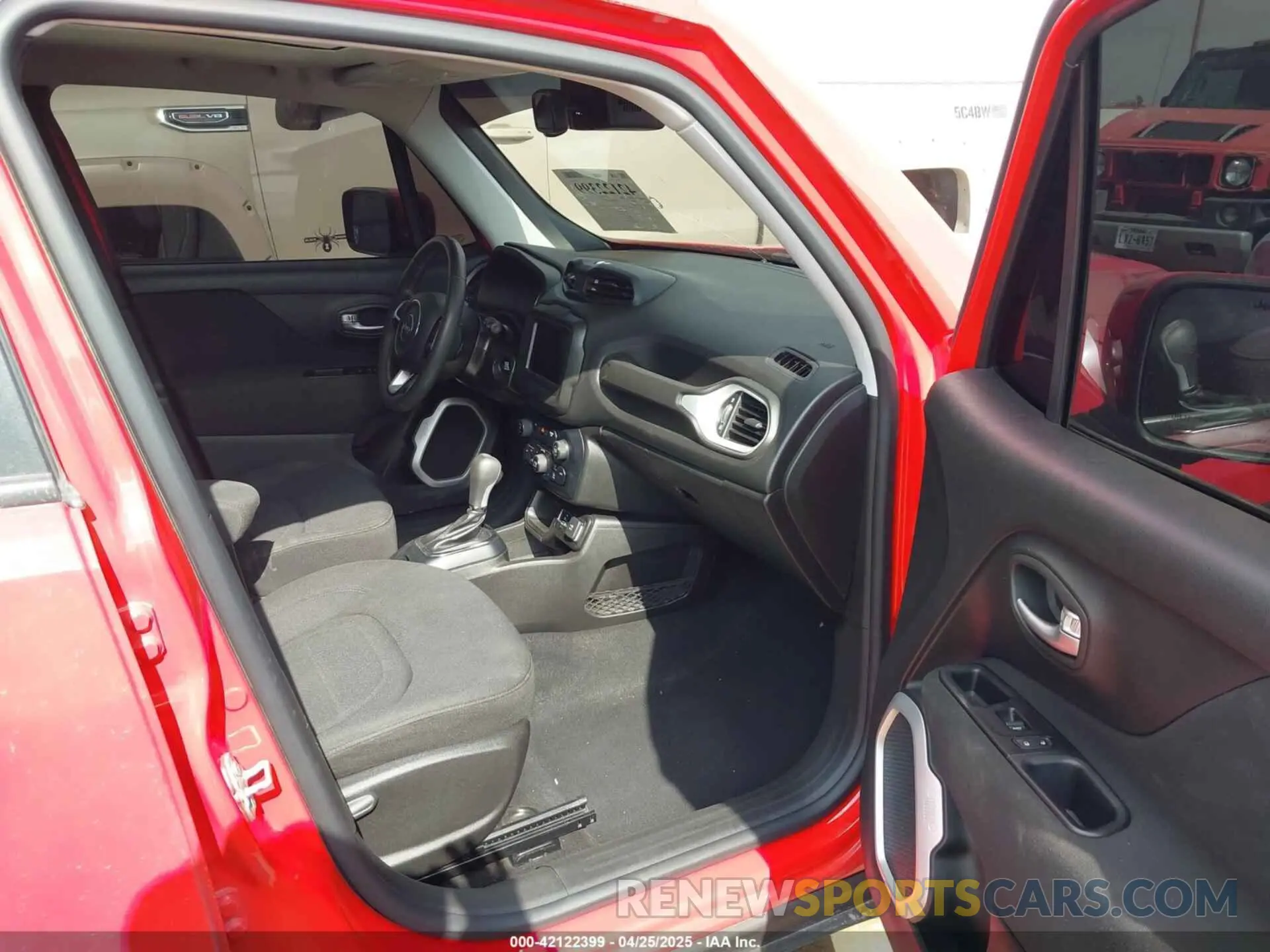 5 Photograph of a damaged car ZACNJAB17LPL84093 JEEP RENEGADE 2020