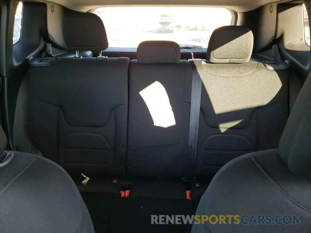 10 Фотография поврежденного автомобиля ZACNJABB6LPL04811 JEEP RENEGADE 2020