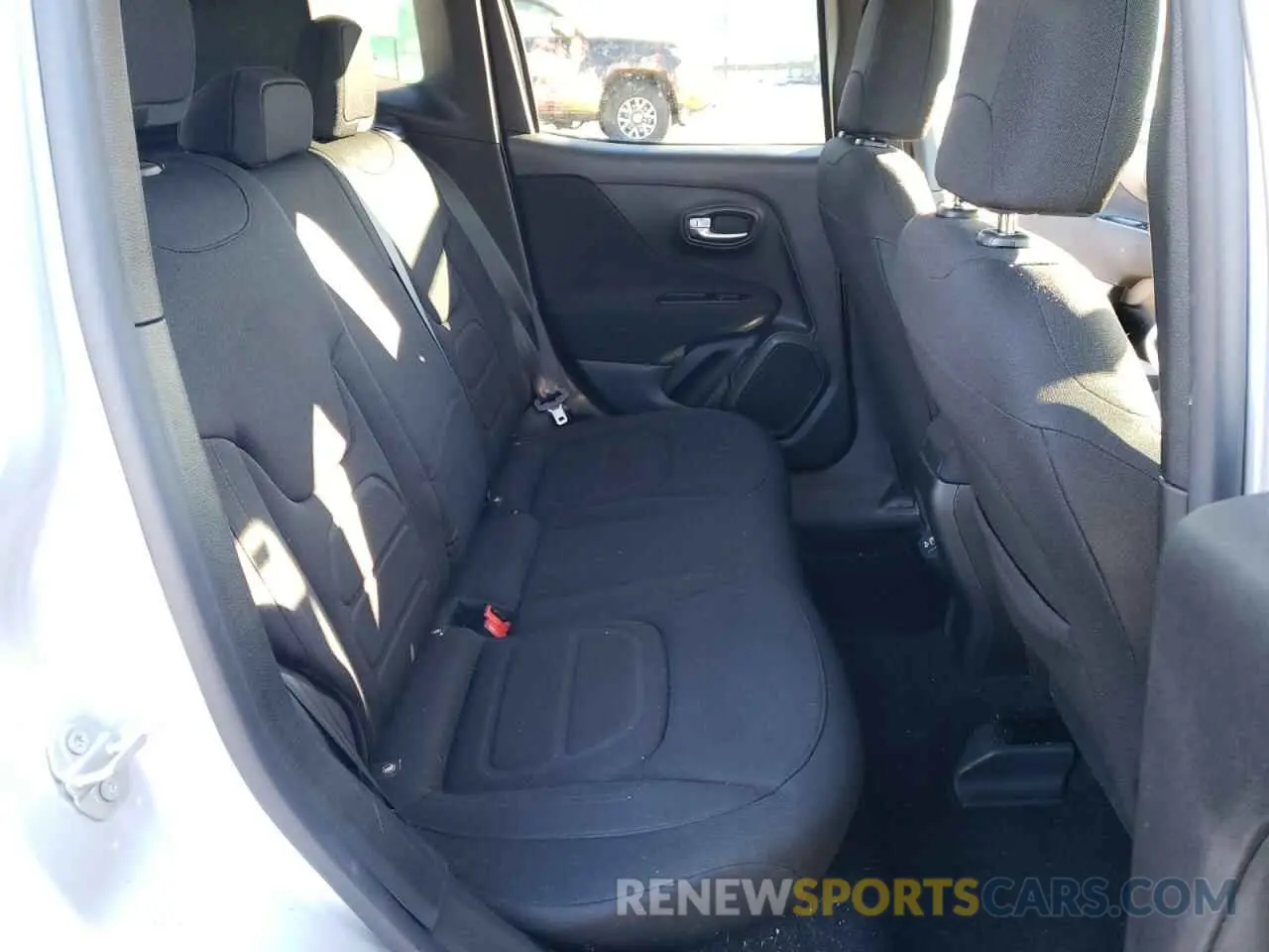 11 Фотография поврежденного автомобиля ZACNJABB6LPL04811 JEEP RENEGADE 2020