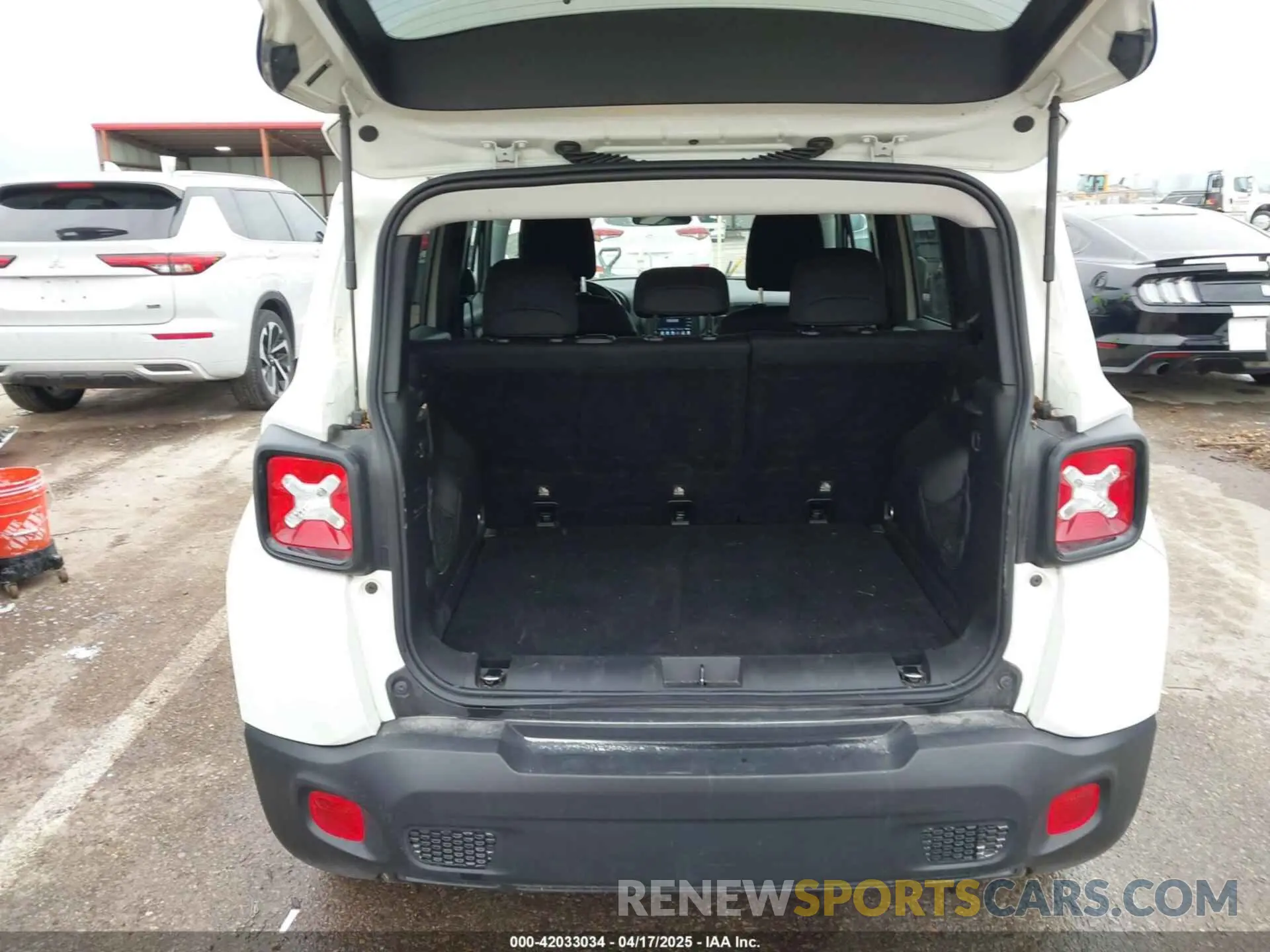 18 Photograph of a damaged car ZACNJABB6LPL16537 JEEP RENEGADE 2020