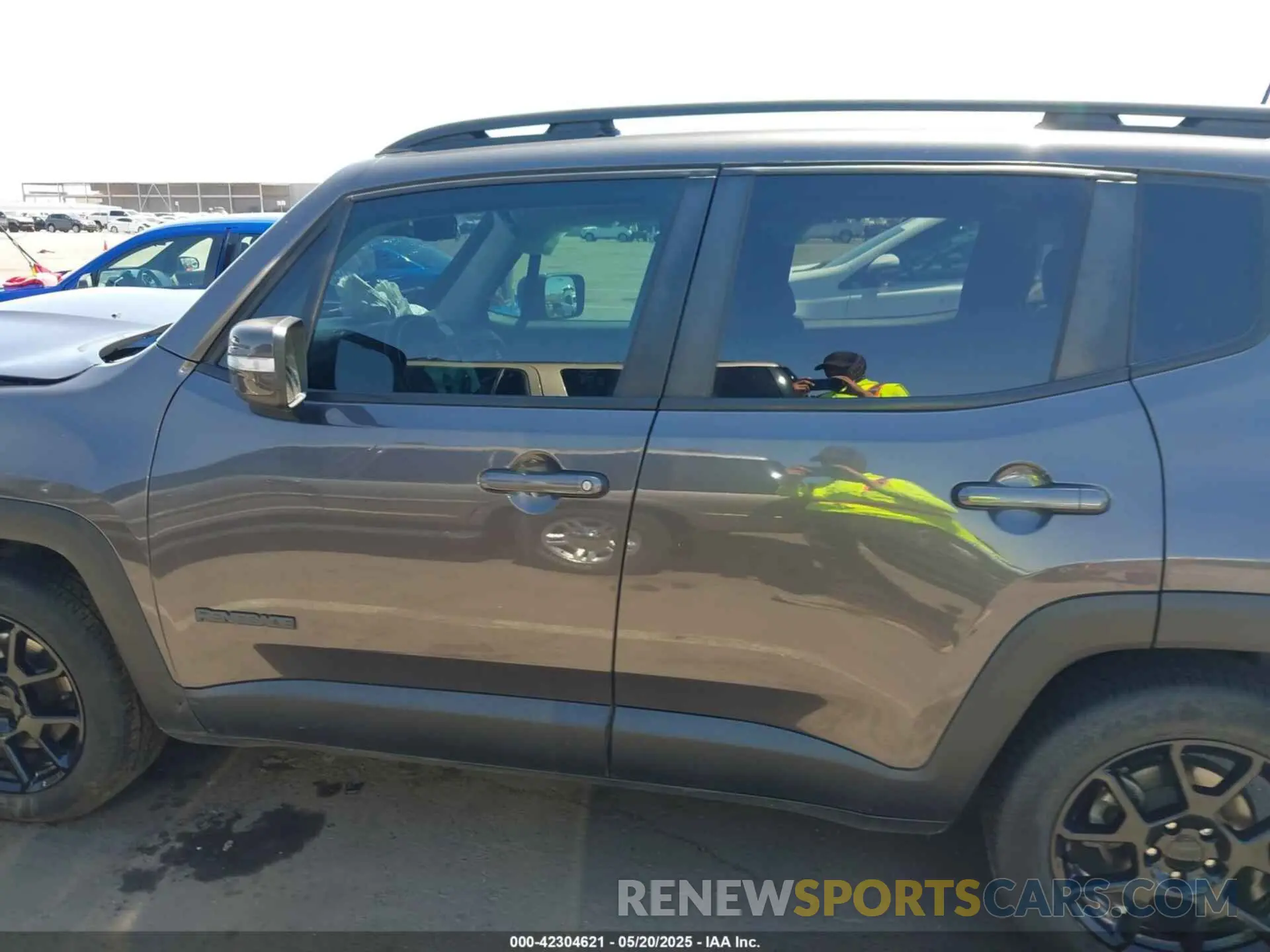 13 Photograph of a damaged car ZACNJABB7LPL12187 JEEP RENEGADE 2020