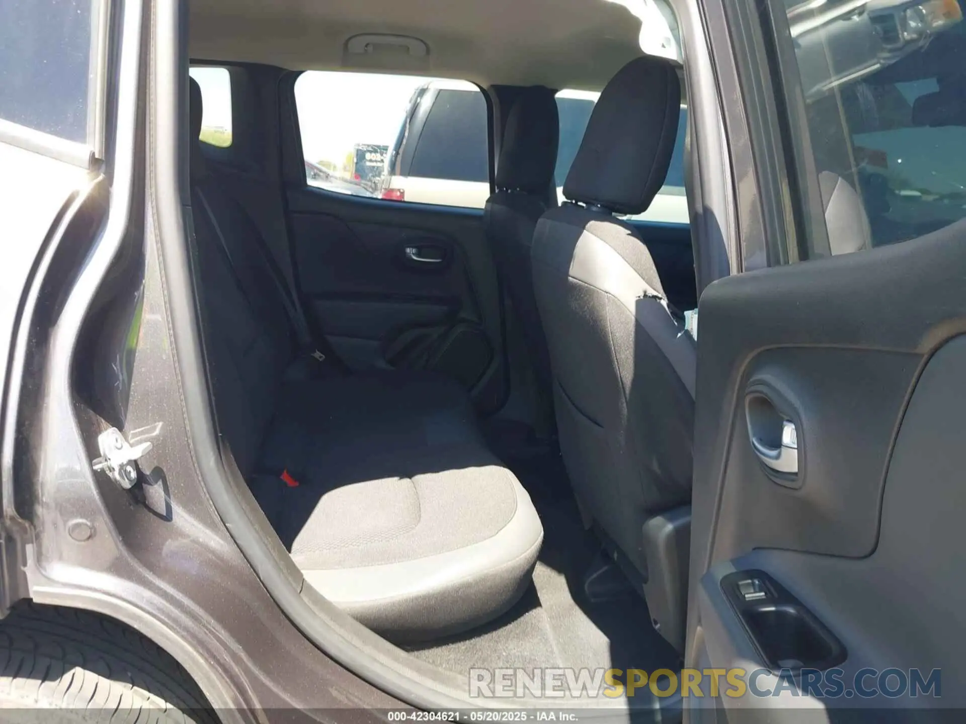 8 Photograph of a damaged car ZACNJABB7LPL12187 JEEP RENEGADE 2020