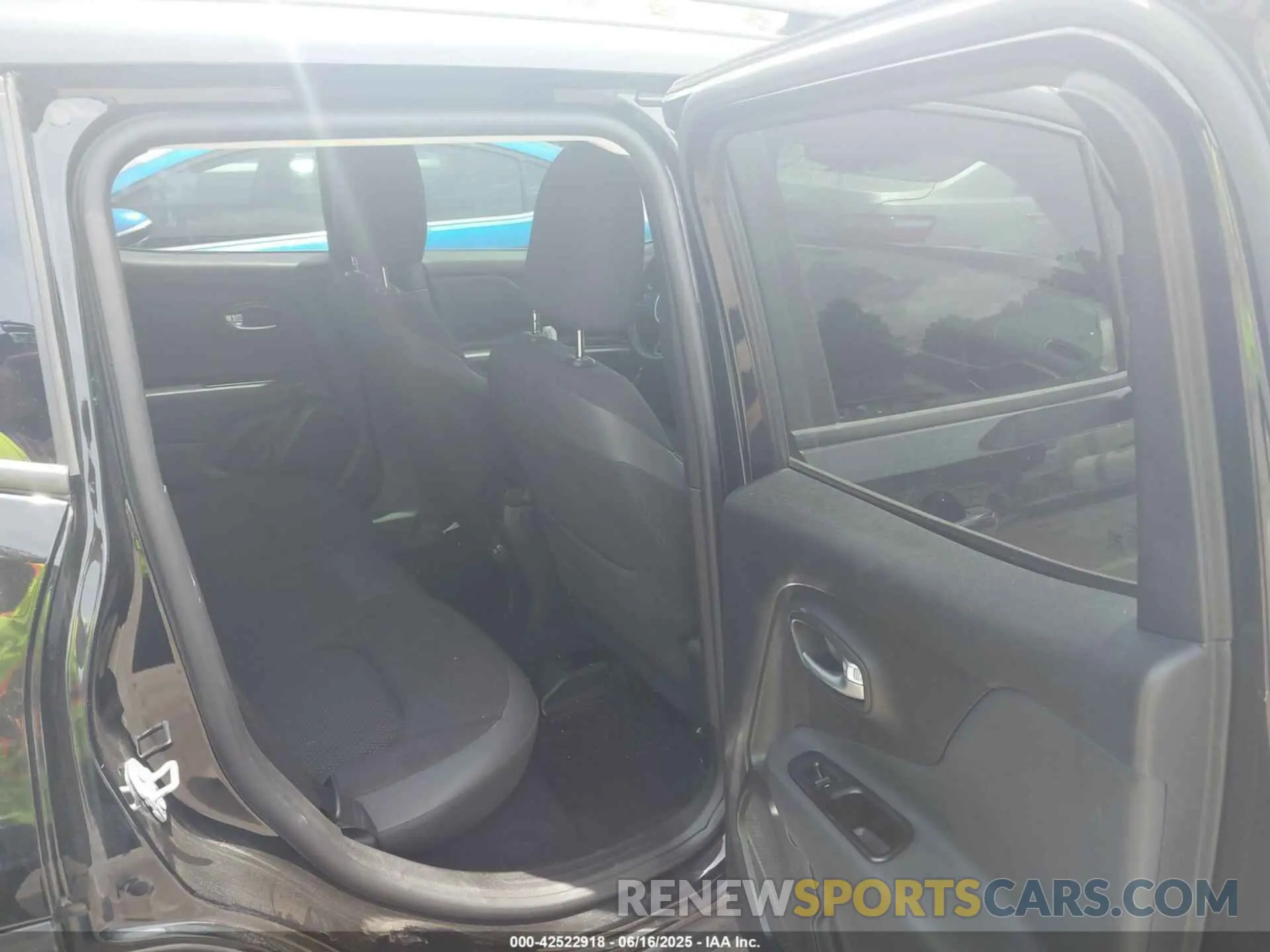 8 Фотография поврежденного автомобиля ZACNJABB8LPL16362 JEEP RENEGADE 2020
