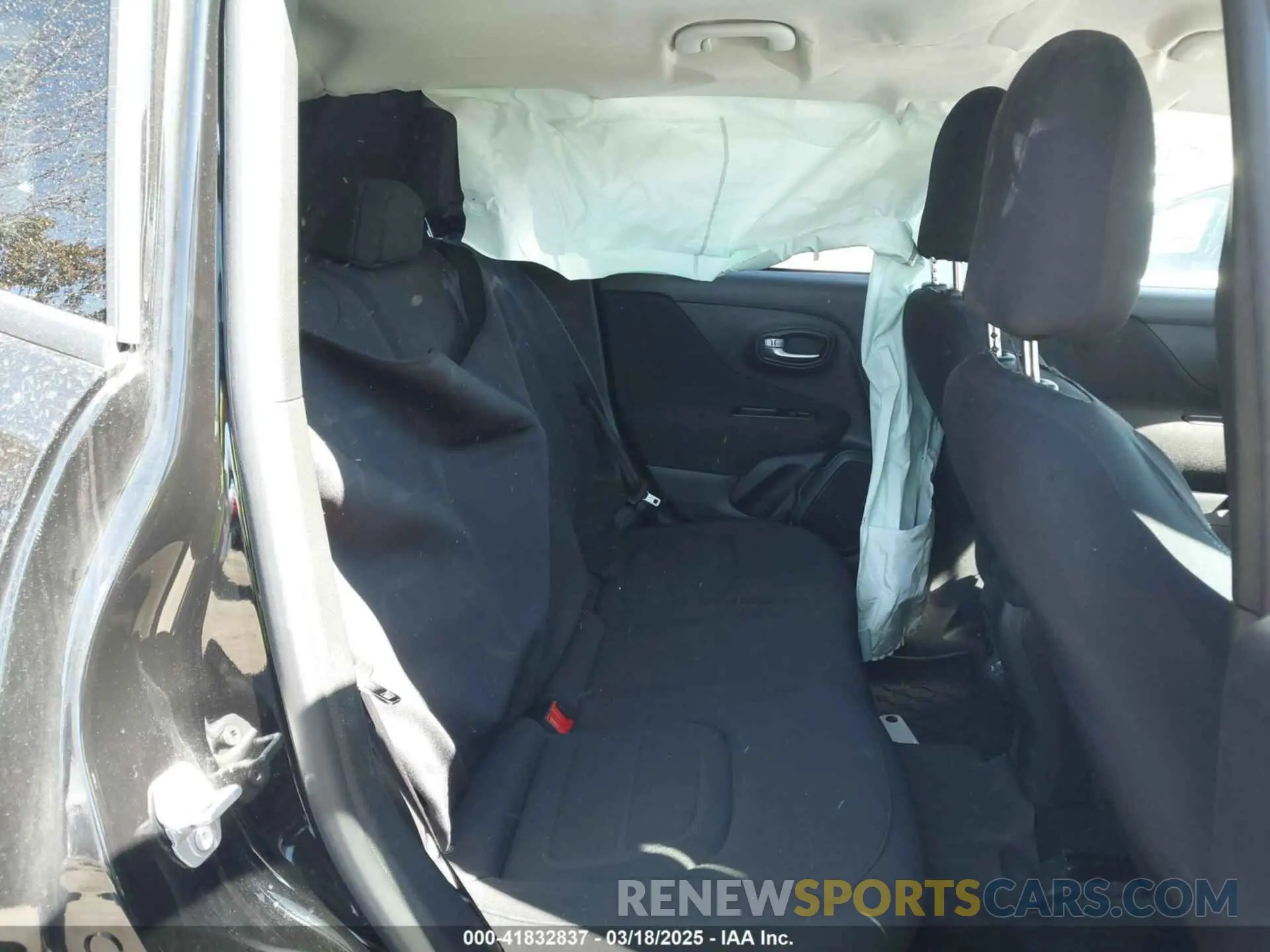 8 Photograph of a damaged car ZACNJABB9LPL63724 JEEP RENEGADE 2020