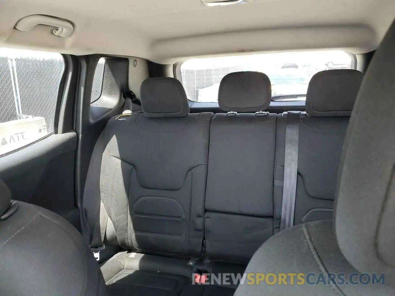 10 Photograph of a damaged car ZACNJABB9LPL65716 JEEP RENEGADE 2020