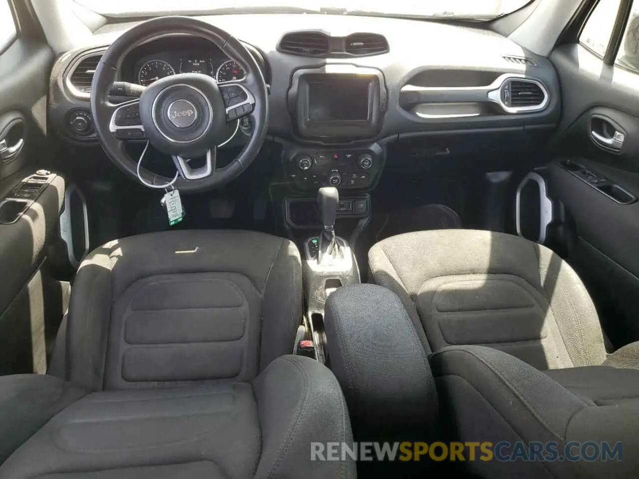 8 Photograph of a damaged car ZACNJABB9LPL65716 JEEP RENEGADE 2020