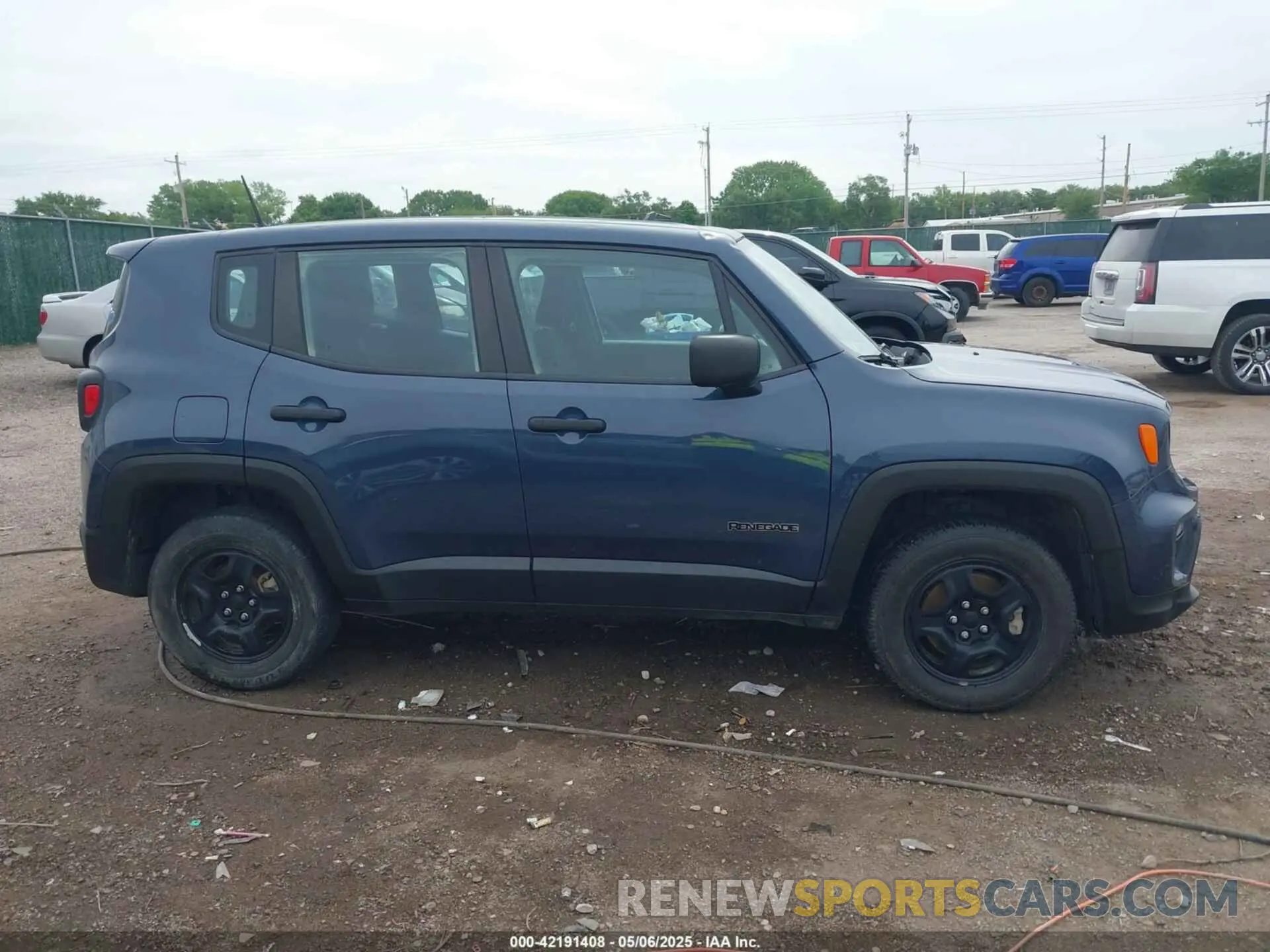 13 Photograph of a damaged car ZACNJBAB0LPL32160 JEEP RENEGADE 2020