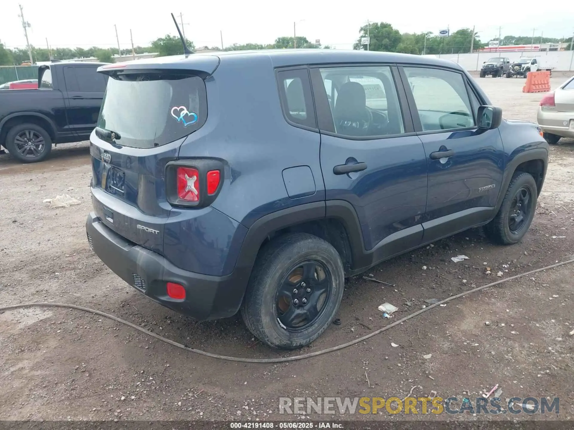 4 Photograph of a damaged car ZACNJBAB0LPL32160 JEEP RENEGADE 2020