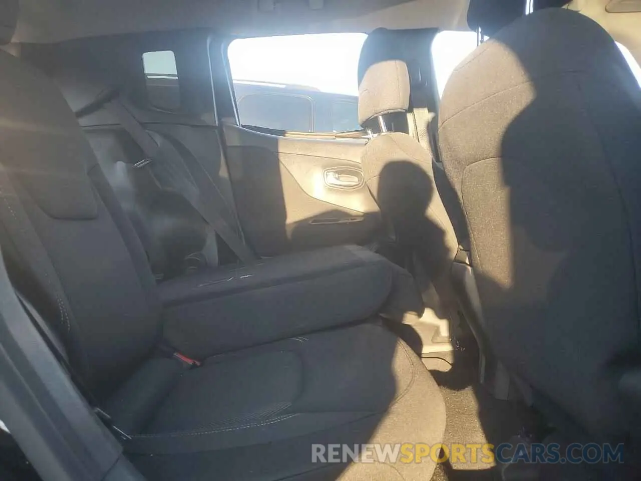 10 Фотография поврежденного автомобиля ZACNJBAB1LPM28489 JEEP RENEGADE 2020