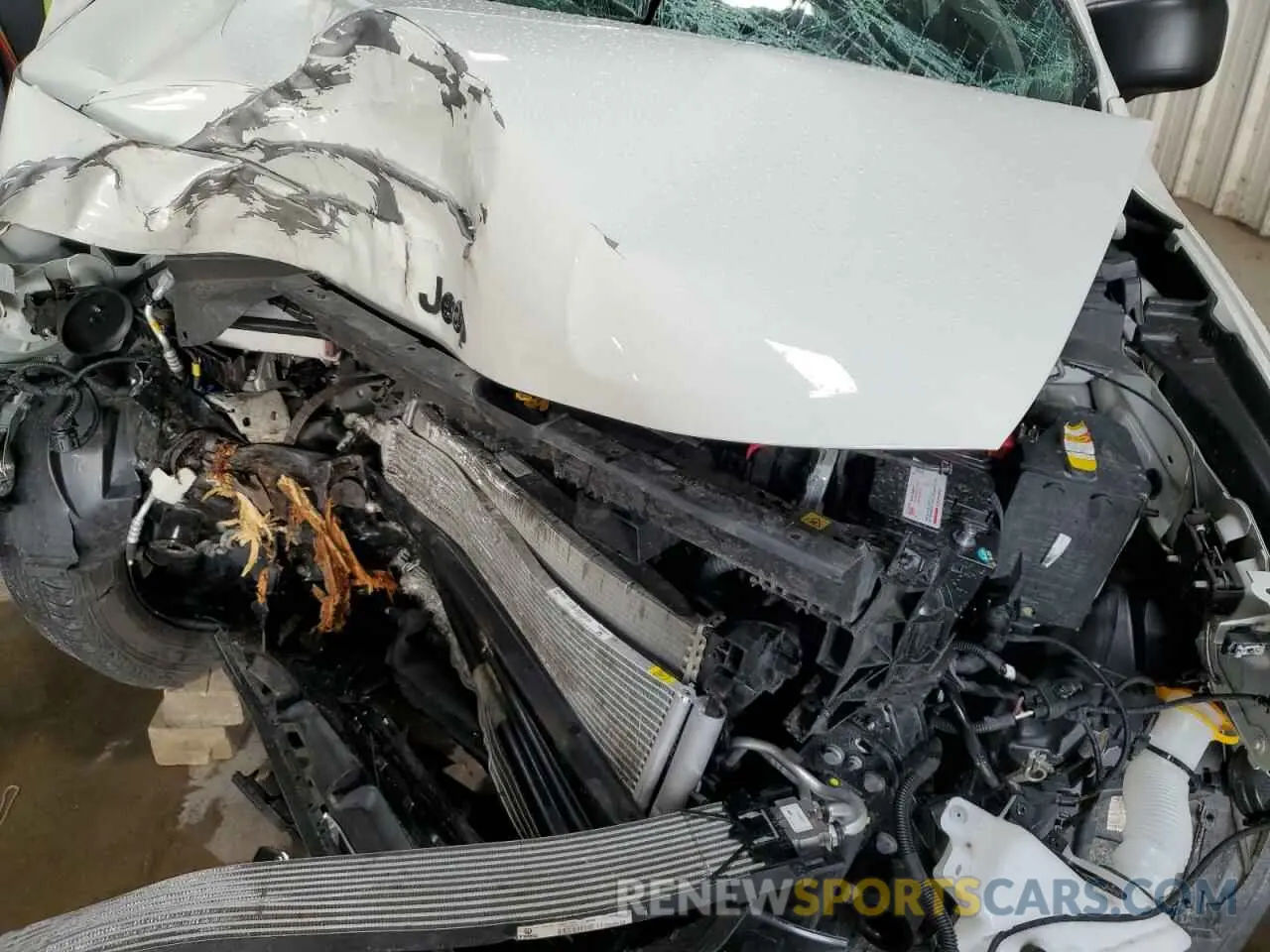 12 Photograph of a damaged car ZACNJBAB5LPL67390 JEEP RENEGADE 2020
