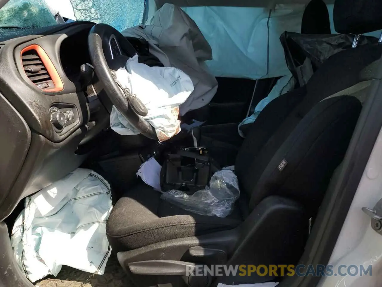 7 Photograph of a damaged car ZACNJBAB5LPL67390 JEEP RENEGADE 2020