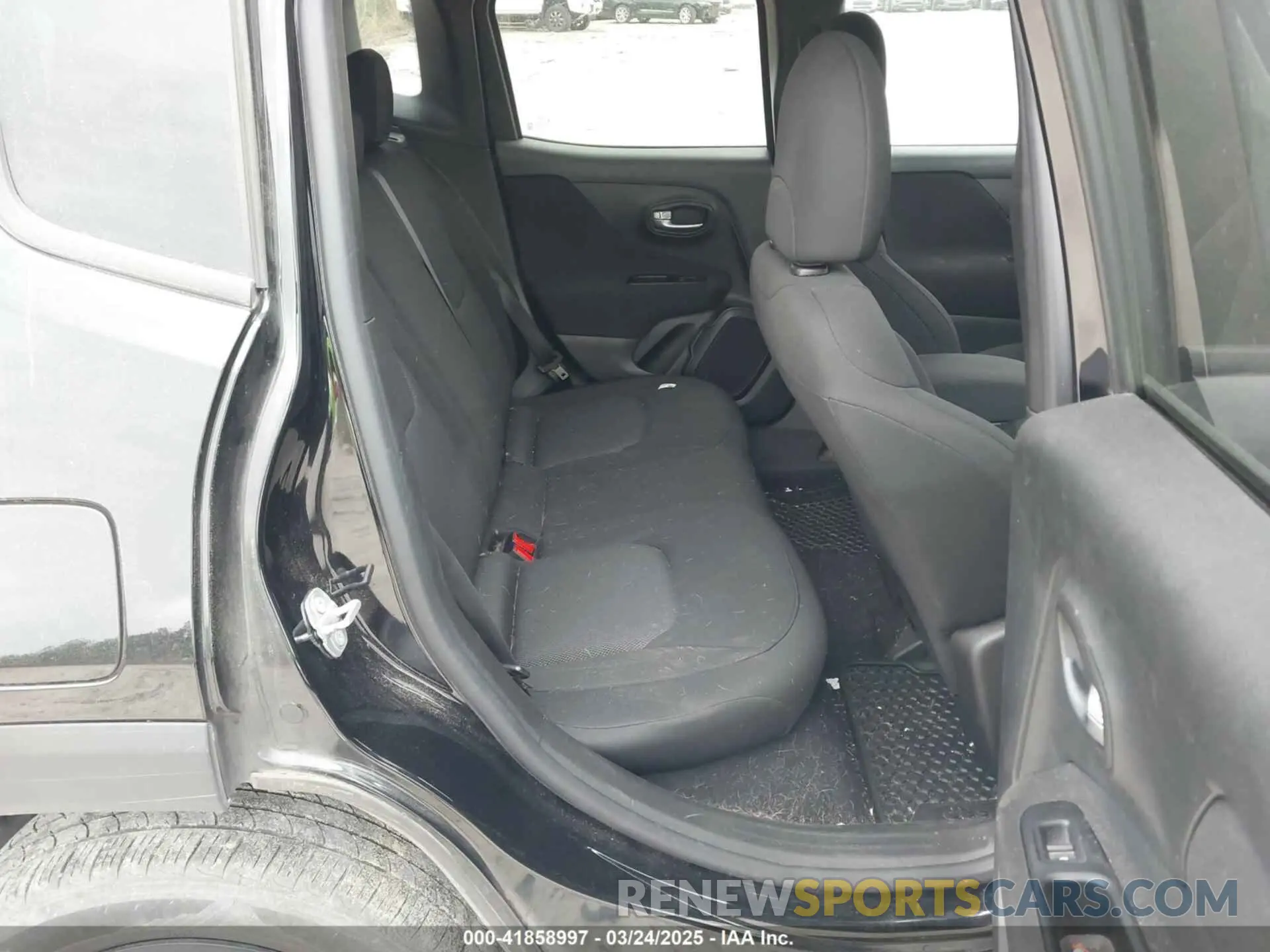 8 Photograph of a damaged car ZACNJBAB7LPK90621 JEEP RENEGADE 2020