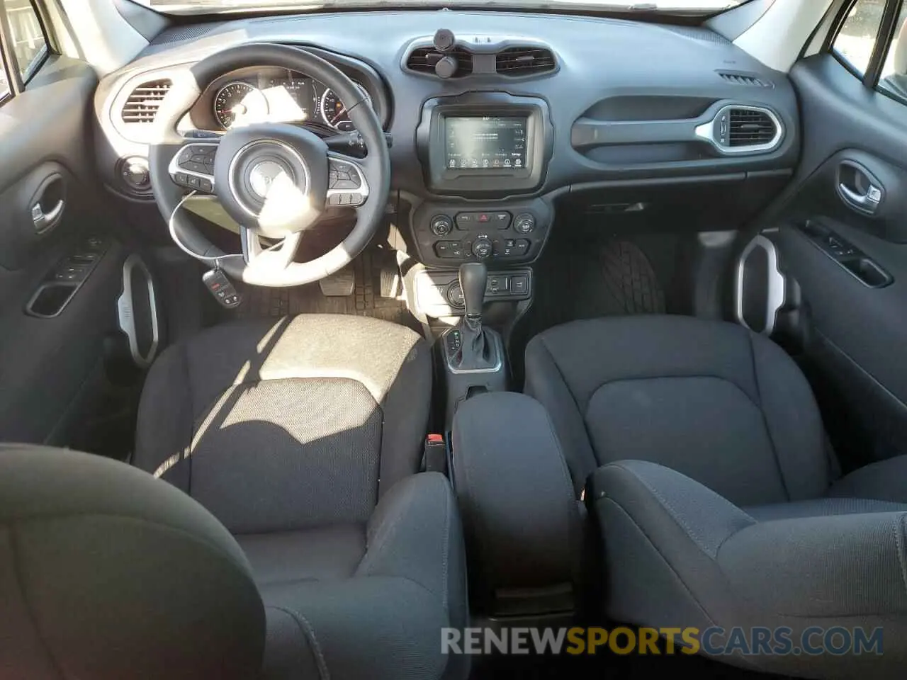 8 Photograph of a damaged car ZACNJBABXLPL15799 JEEP RENEGADE 2020