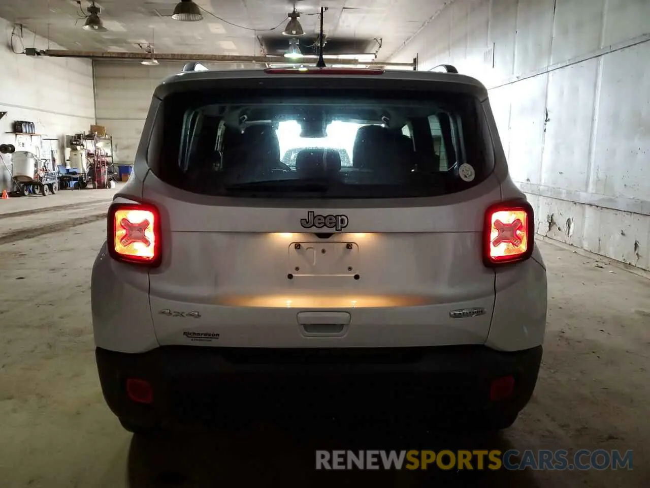 6 Photograph of a damaged car ZACNJBBB5LPL20522 JEEP RENEGADE 2020