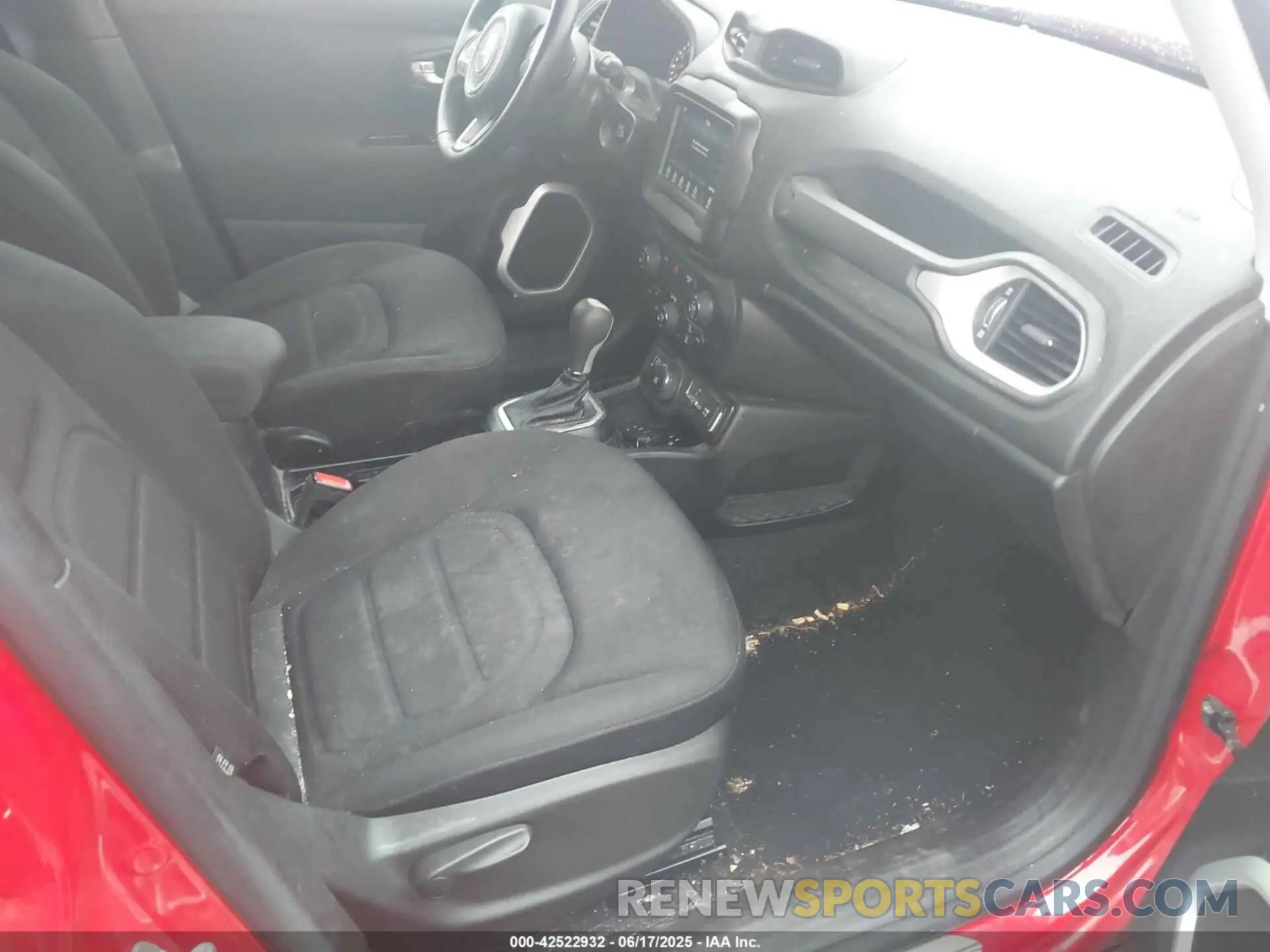 5 Photograph of a damaged car ZACNJBBB7LPL26547 JEEP RENEGADE 2020