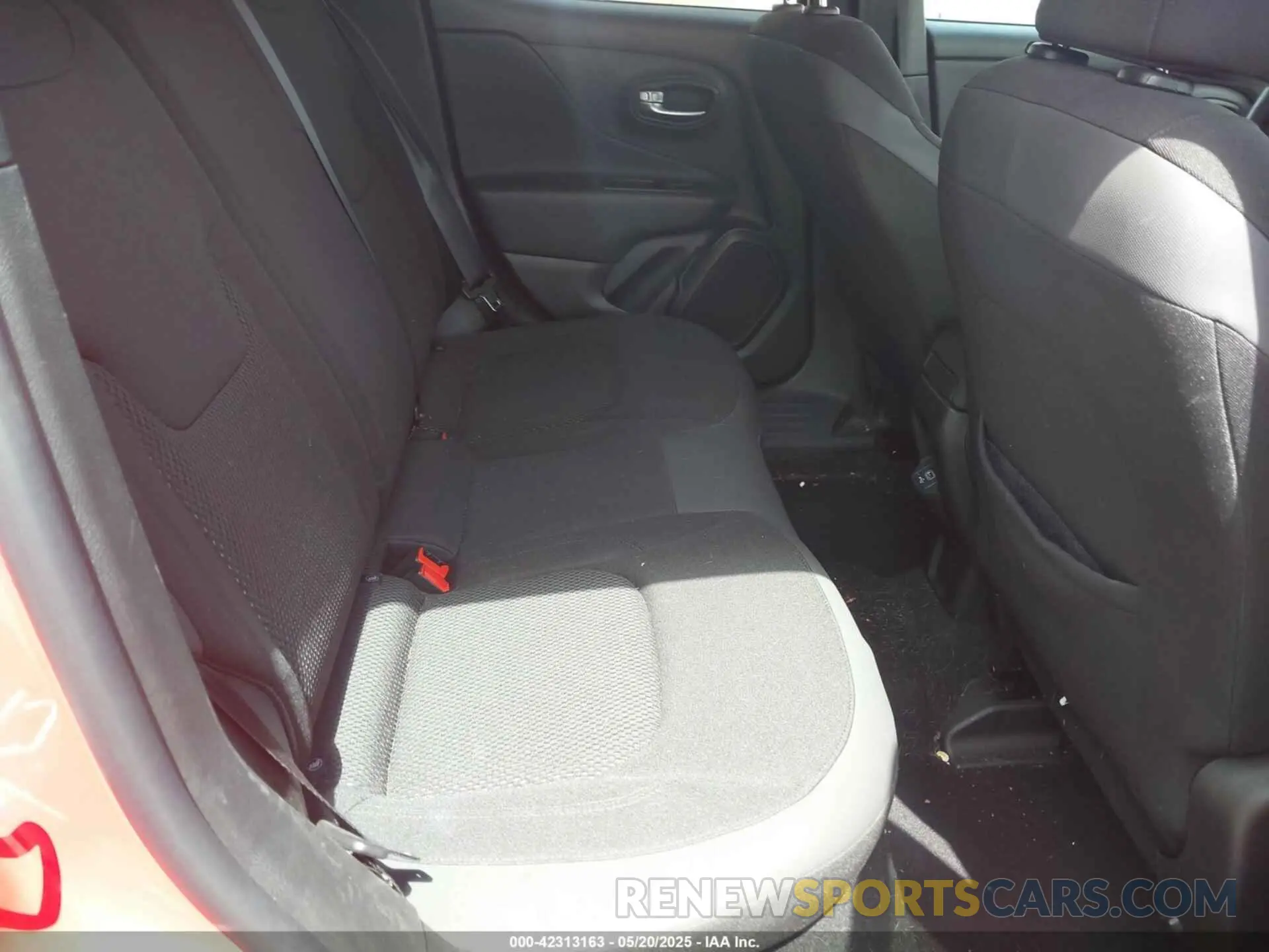 8 Photograph of a damaged car ZACNJBBBXLPL84152 JEEP RENEGADE 2020