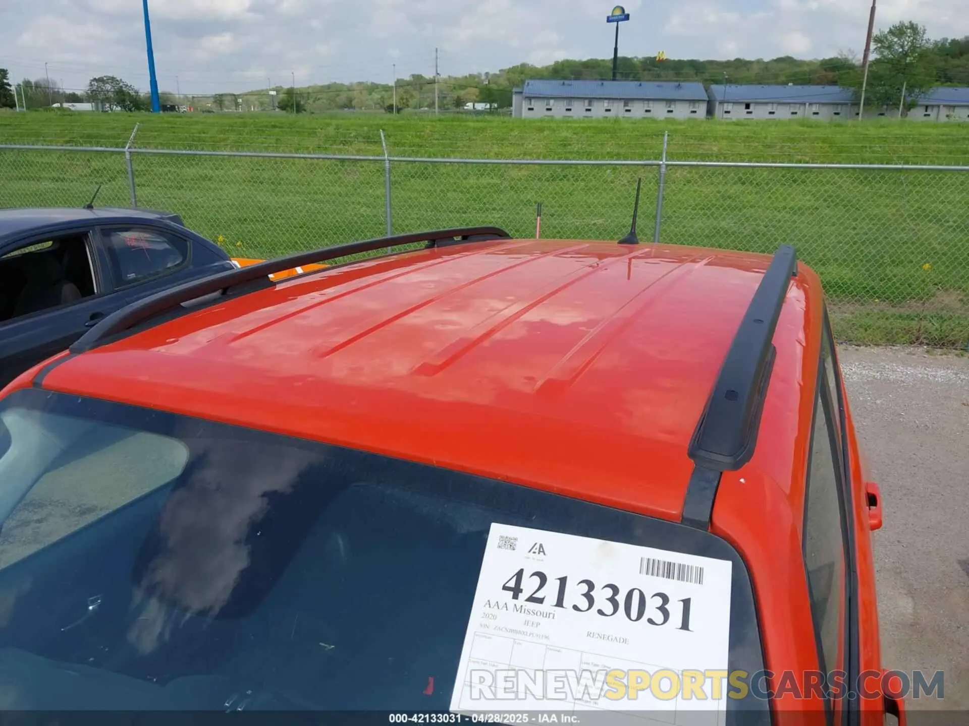 17 Photograph of a damaged car ZACNJBBBXLPL91196 JEEP RENEGADE 2020