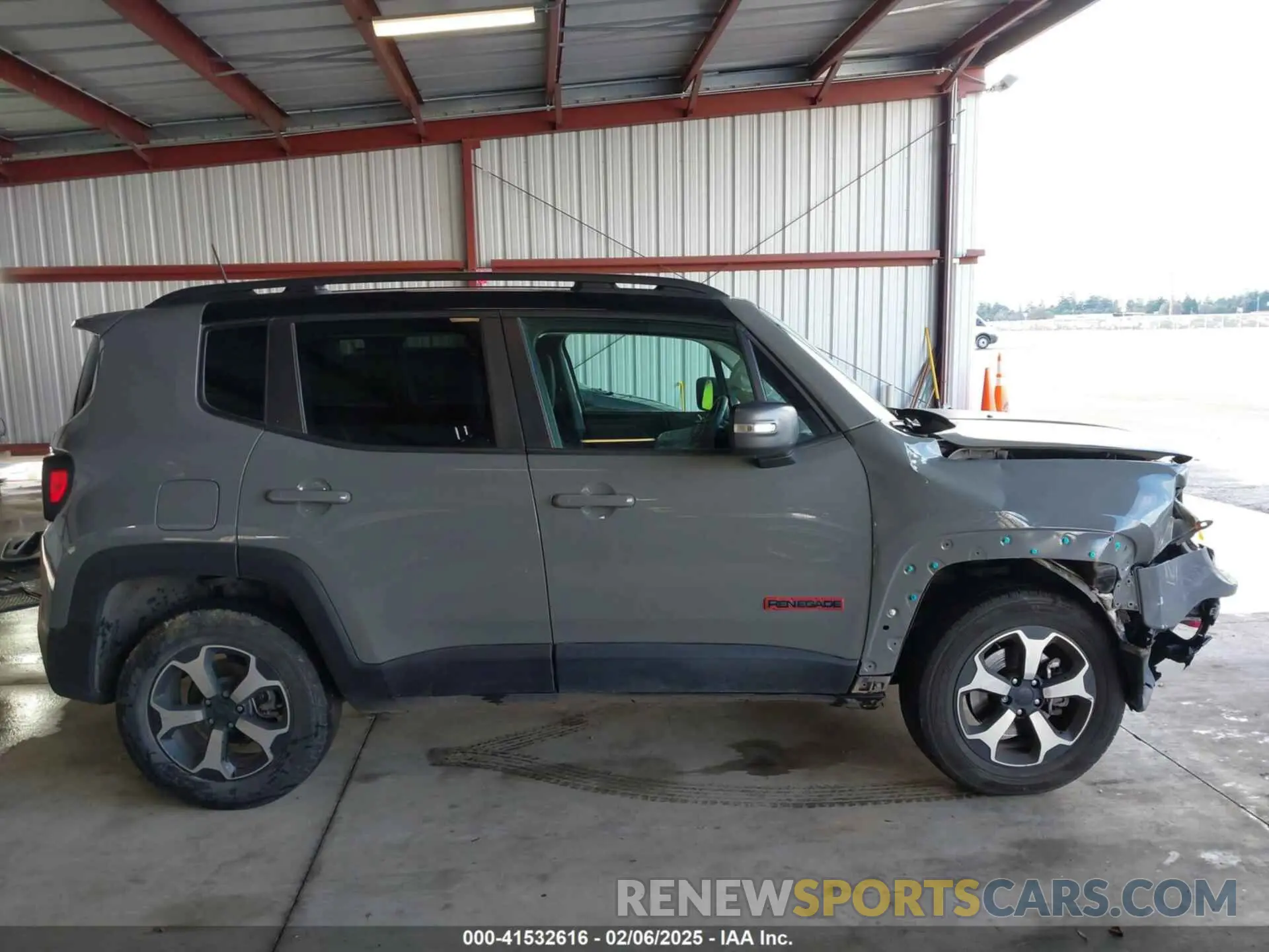 13 Photograph of a damaged car ZACNJBC14LPL92575 JEEP RENEGADE 2020