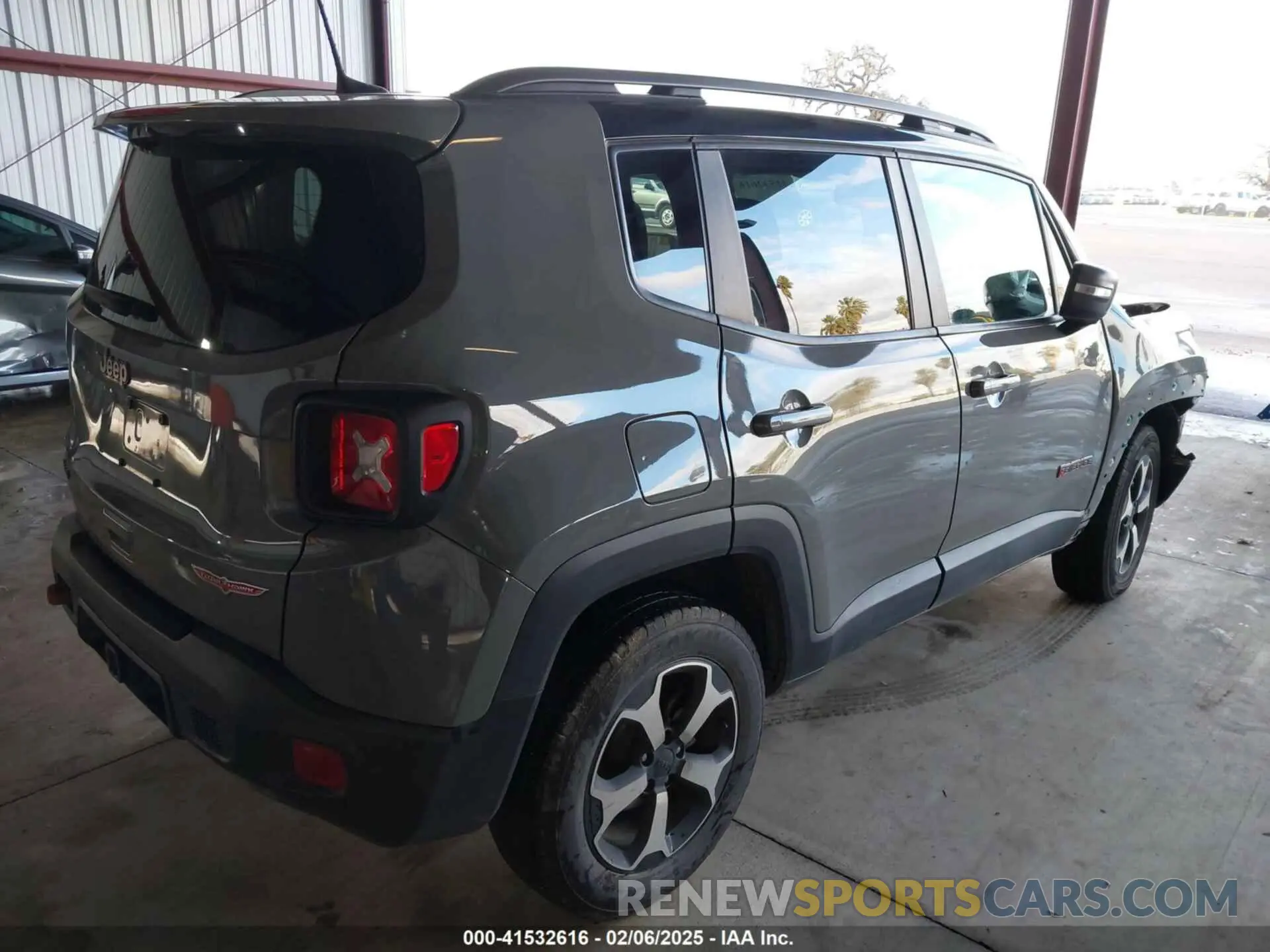 4 Photograph of a damaged car ZACNJBC14LPL92575 JEEP RENEGADE 2020