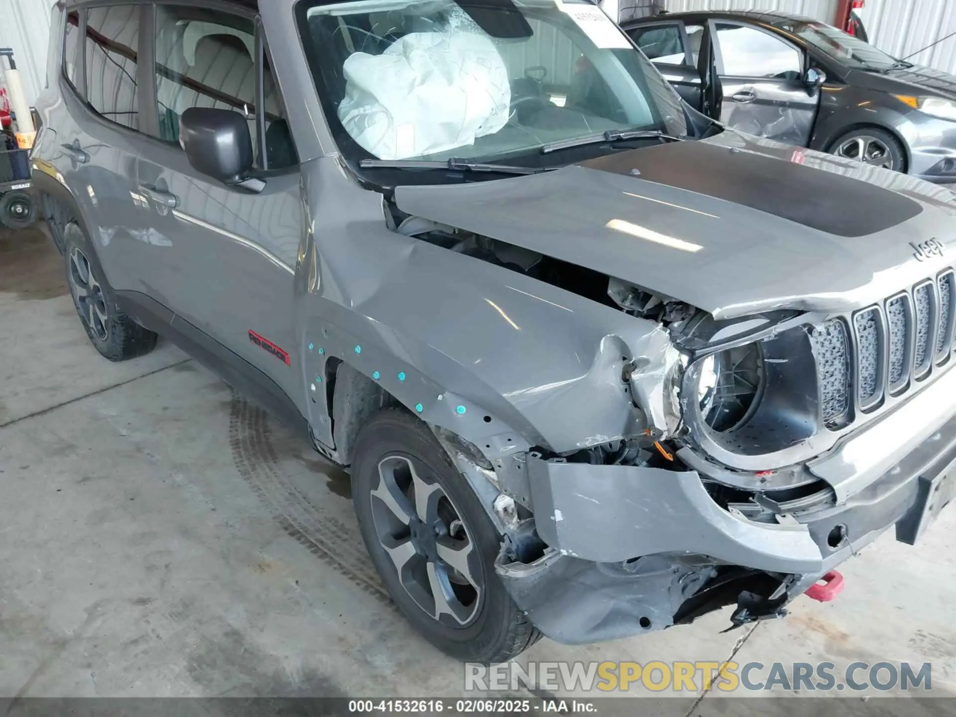 6 Photograph of a damaged car ZACNJBC14LPL92575 JEEP RENEGADE 2020