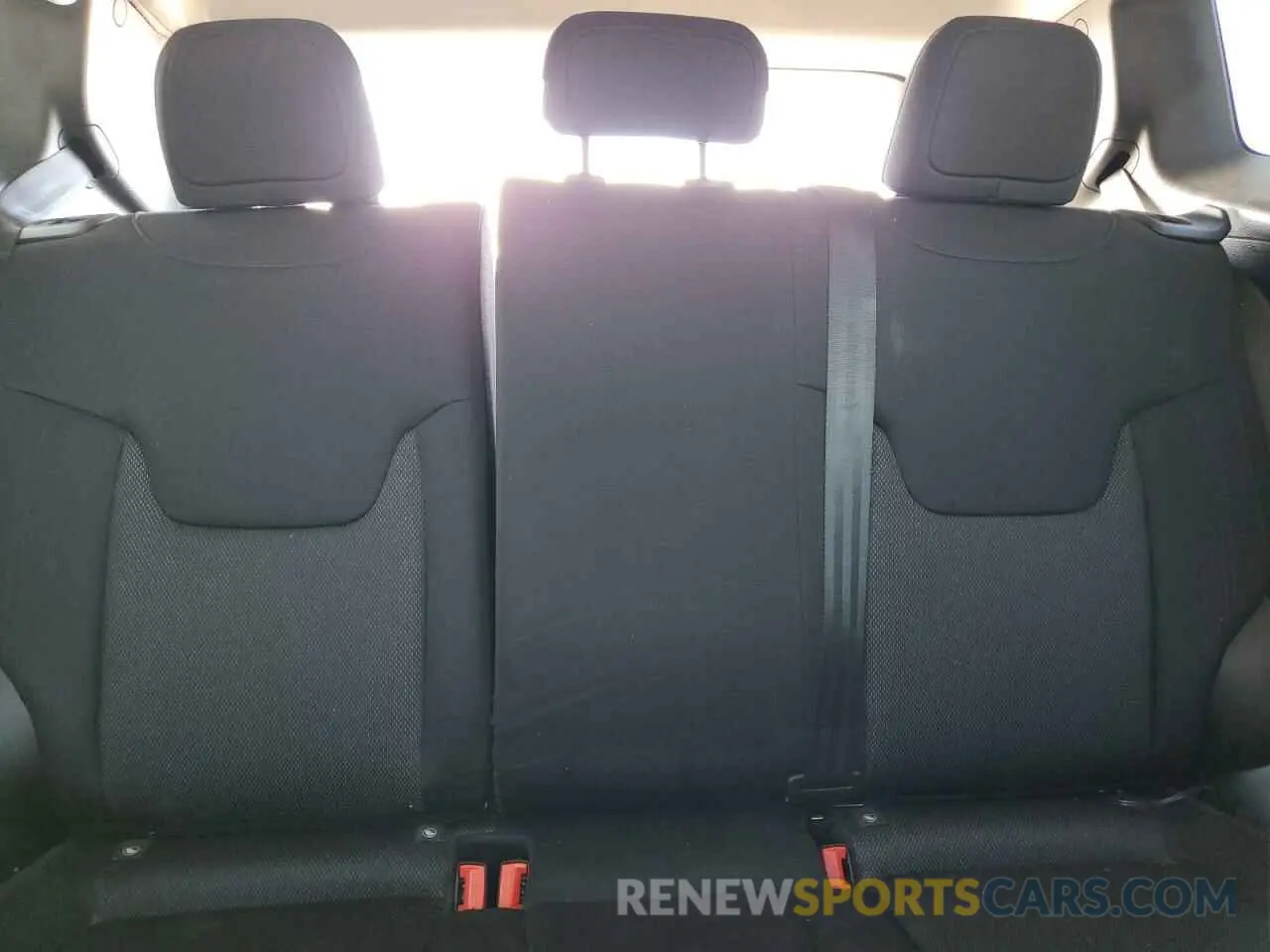 10 Фотография поврежденного автомобиля ZACNJCAB5MPM24663 JEEP RENEGADE 2021