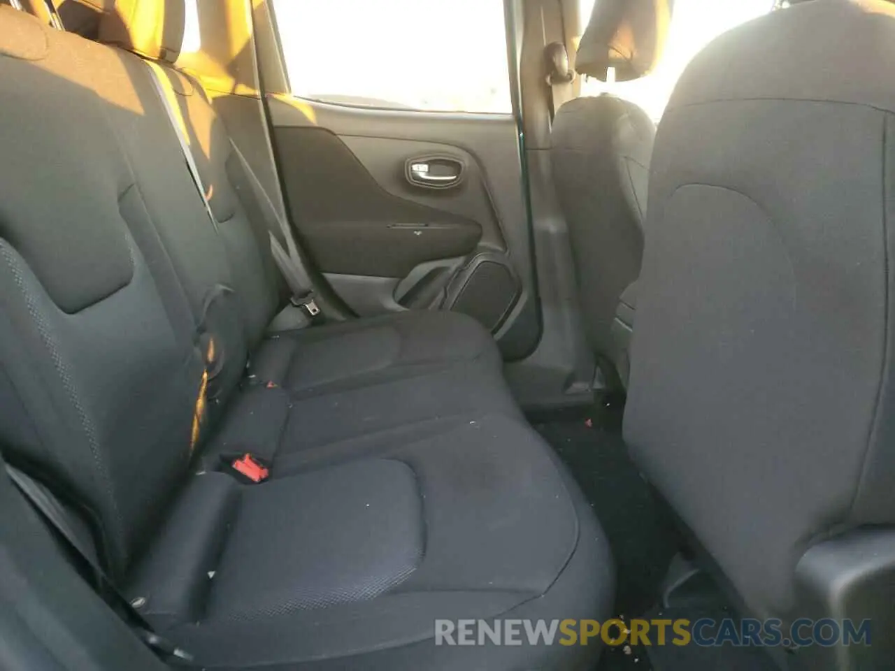 10 Photograph of a damaged car ZACNJCAB7MPM26124 JEEP RENEGADE 2021