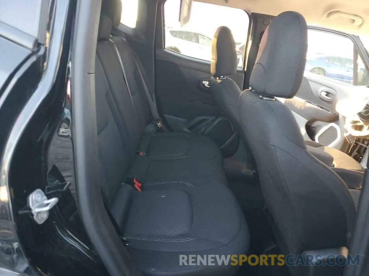 11 Фотография поврежденного автомобиля ZACNJCAB8MPM18162 JEEP RENEGADE 2021
