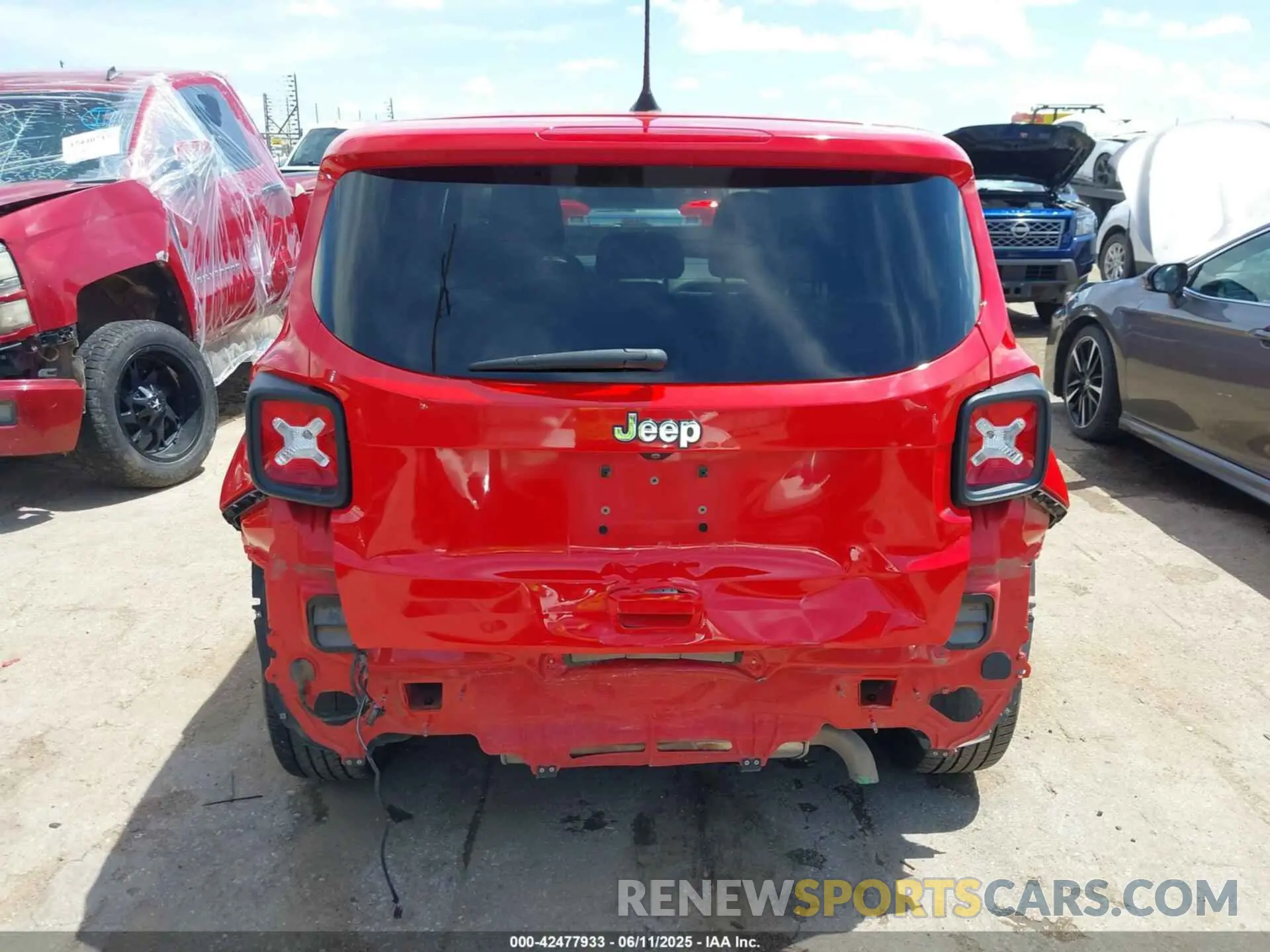 17 Photograph of a damaged car ZACNJCABXMPM46982 JEEP RENEGADE 2021