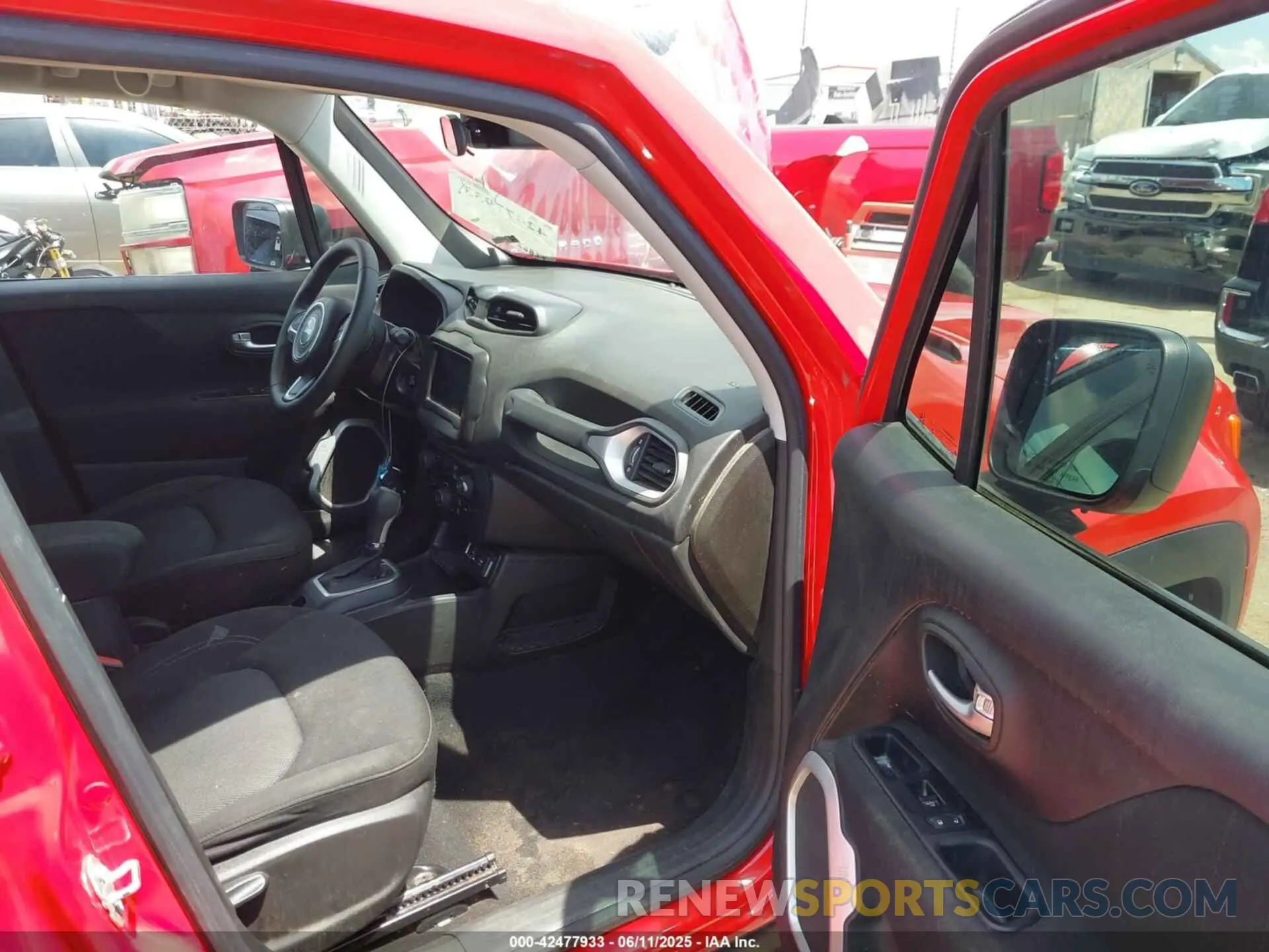 5 Photograph of a damaged car ZACNJCABXMPM46982 JEEP RENEGADE 2021