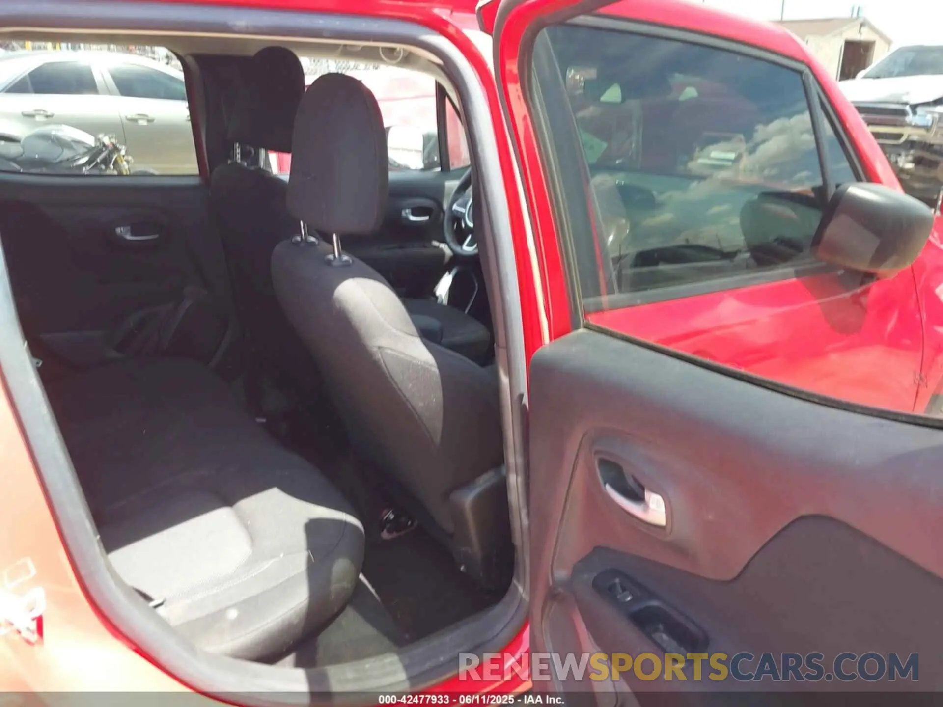 8 Photograph of a damaged car ZACNJCABXMPM46982 JEEP RENEGADE 2021