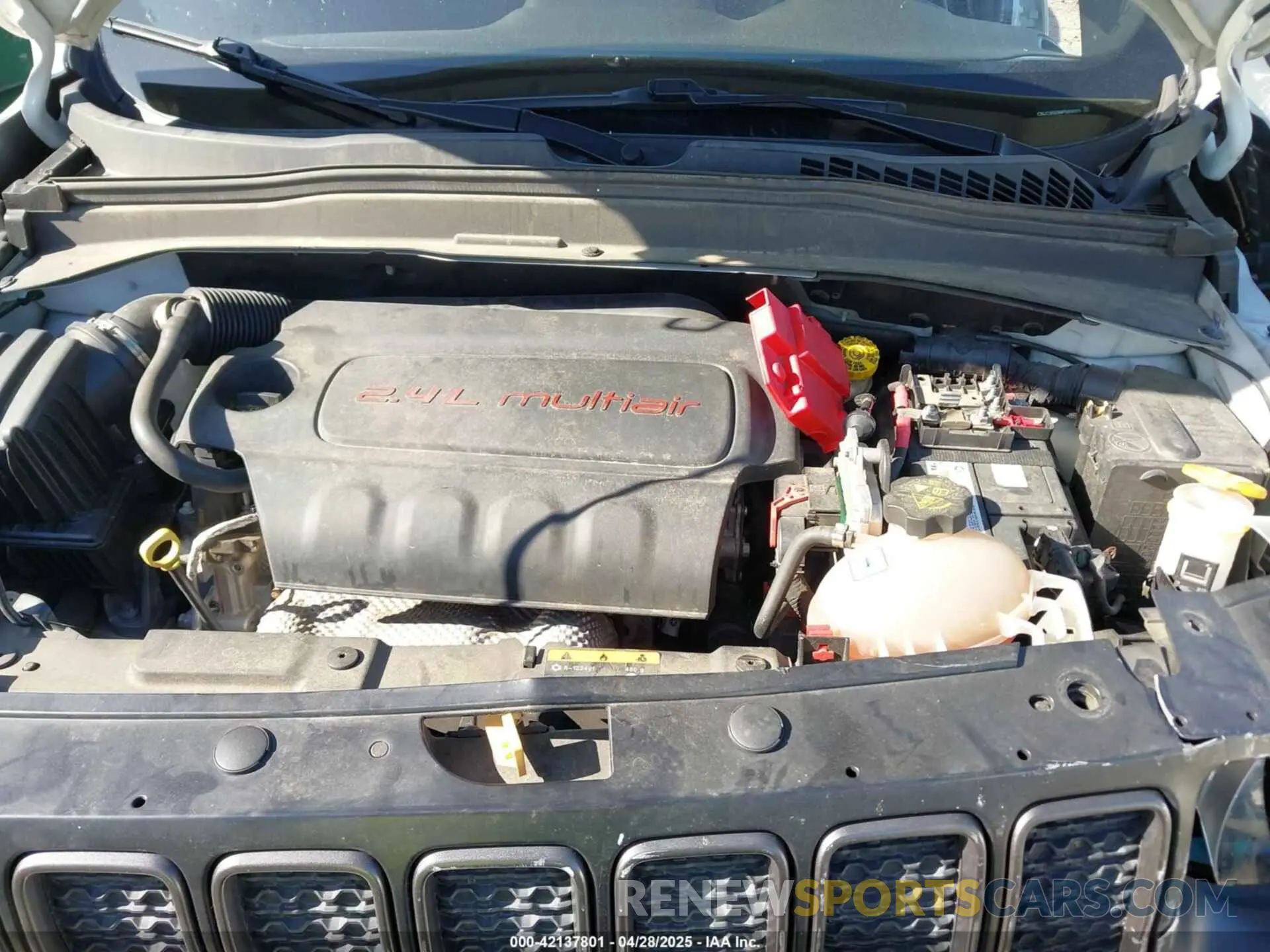 10 Photograph of a damaged car ZACNJCBB0MPM69573 JEEP RENEGADE 2021
