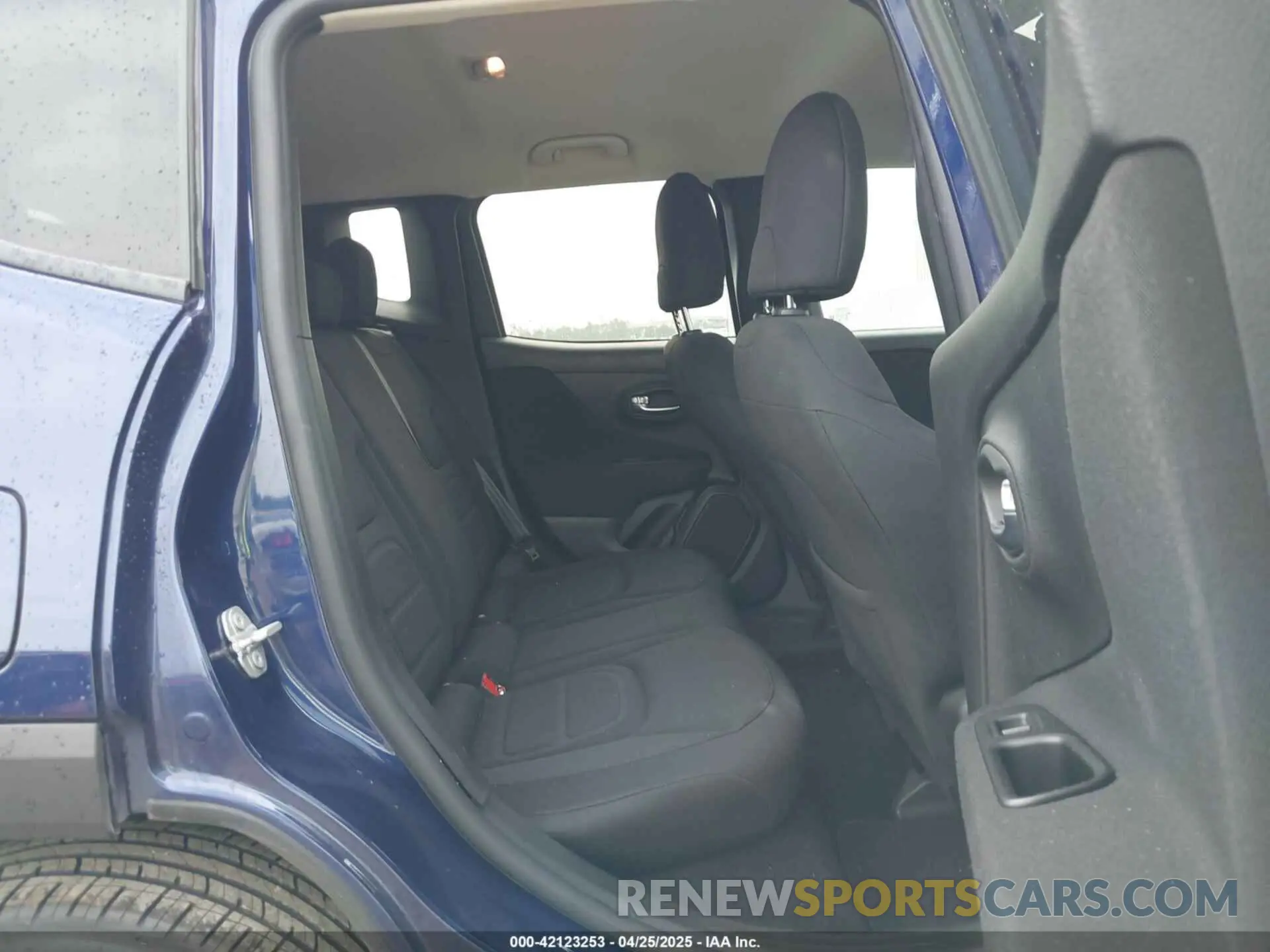 8 Photograph of a damaged car ZACNJCBB8MPM36868 JEEP RENEGADE 2021