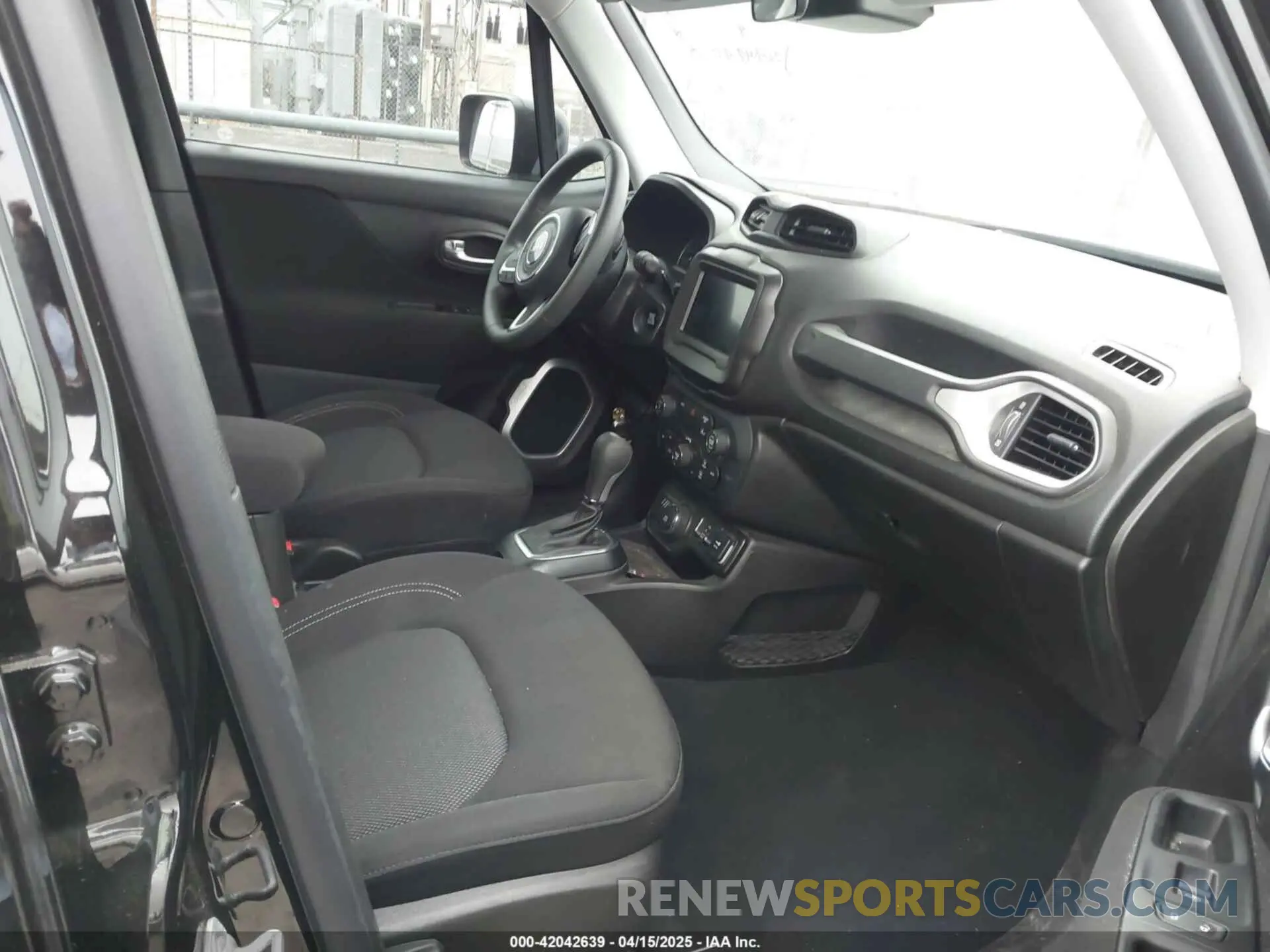 5 Photograph of a damaged car ZACNJDAB1MPN08338 JEEP RENEGADE 2021