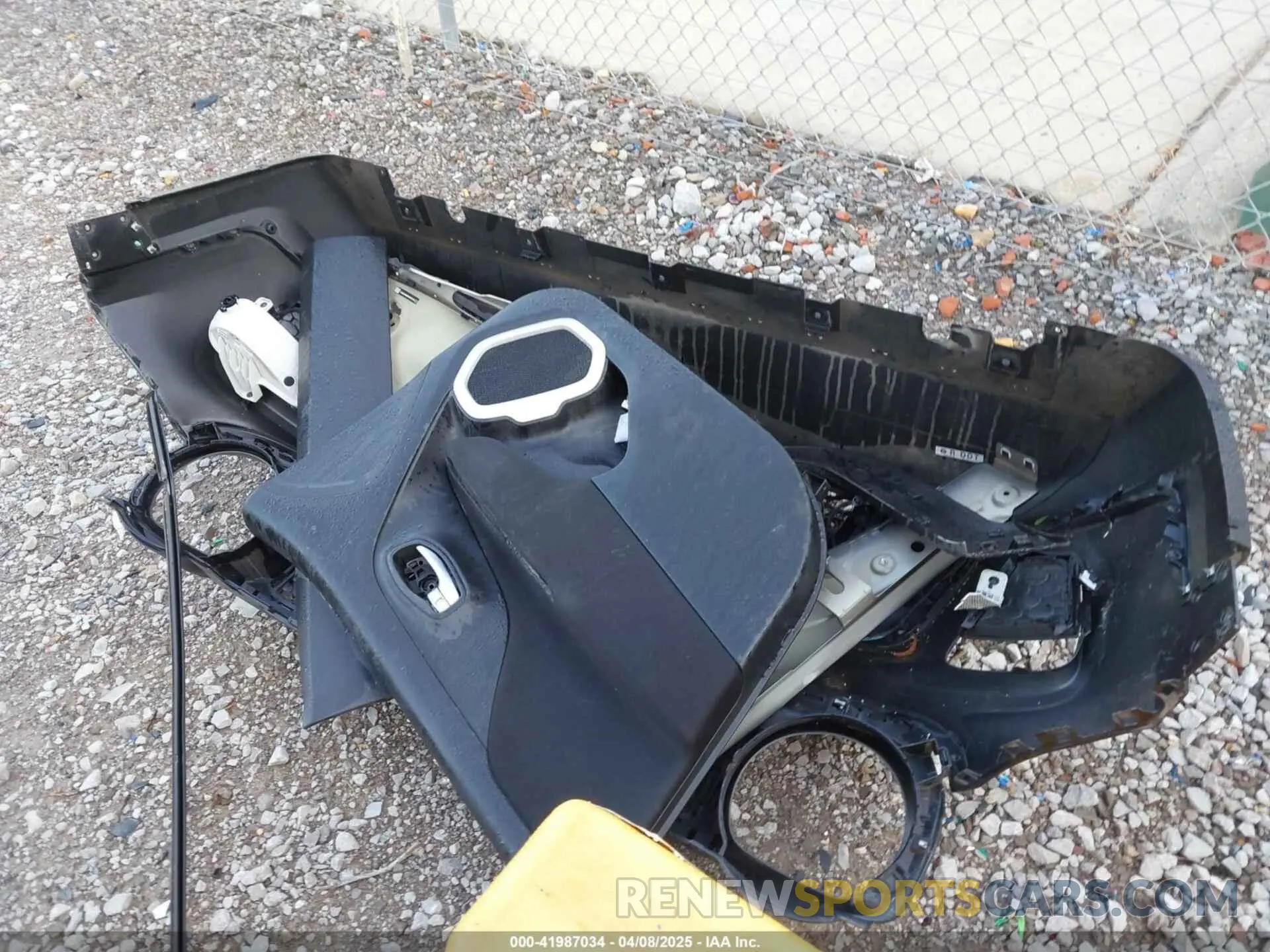 12 Photograph of a damaged car ZACNJDAB6MPN26057 JEEP RENEGADE 2021