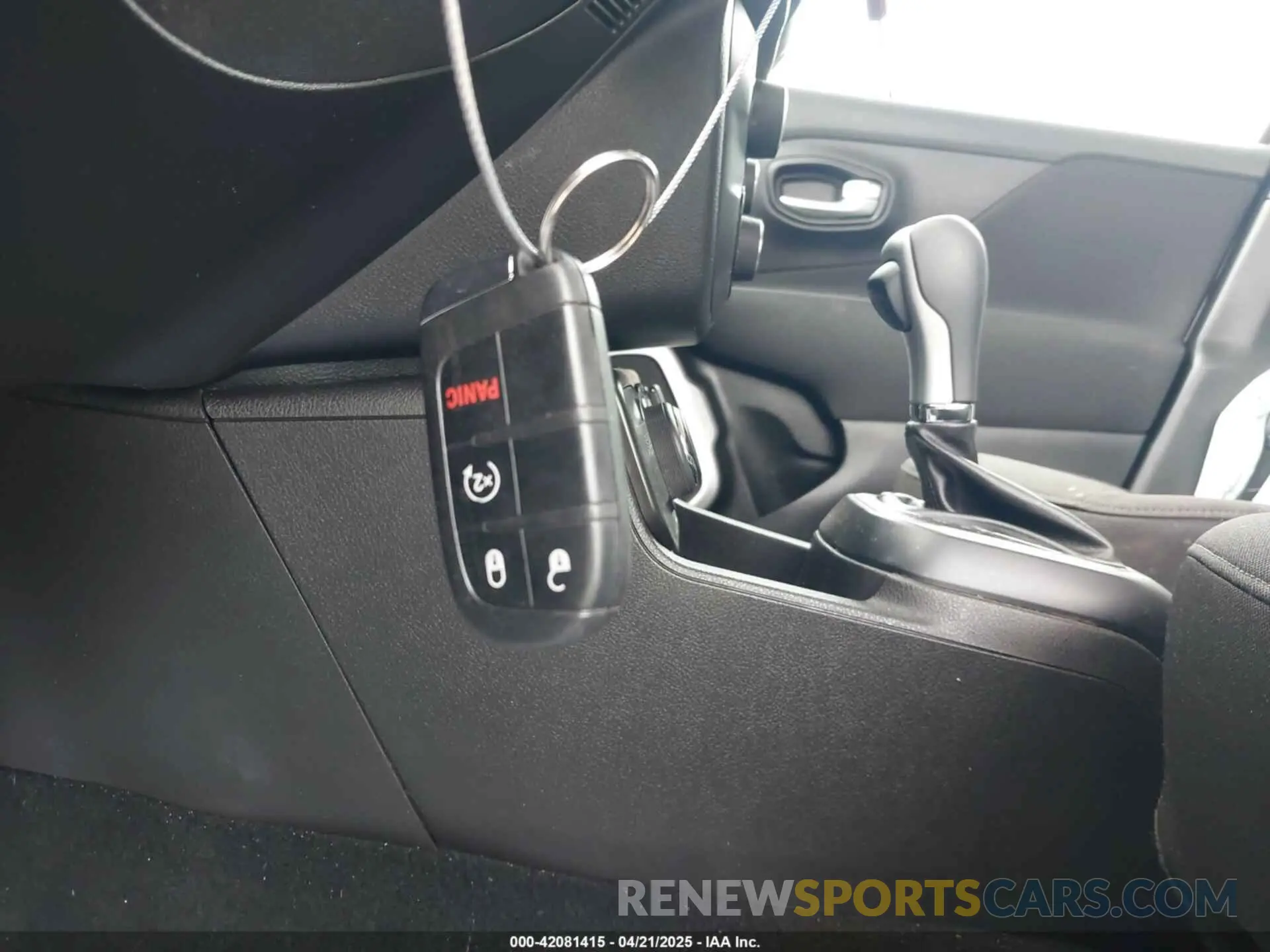11 Photograph of a damaged car ZACNJDAB7MPM31877 JEEP RENEGADE 2021