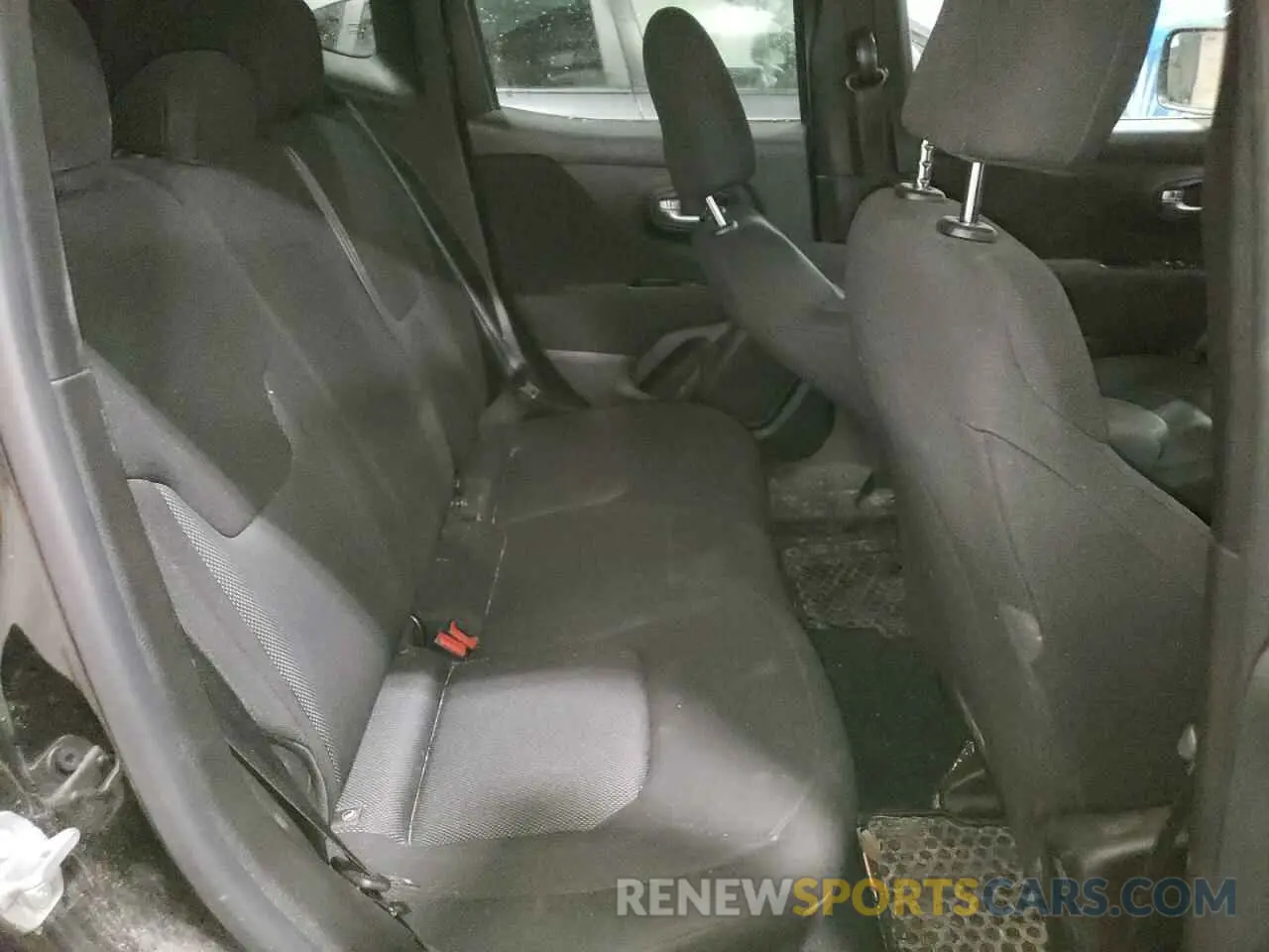 11 Photograph of a damaged car ZACNJDAB8MPM23643 JEEP RENEGADE 2021