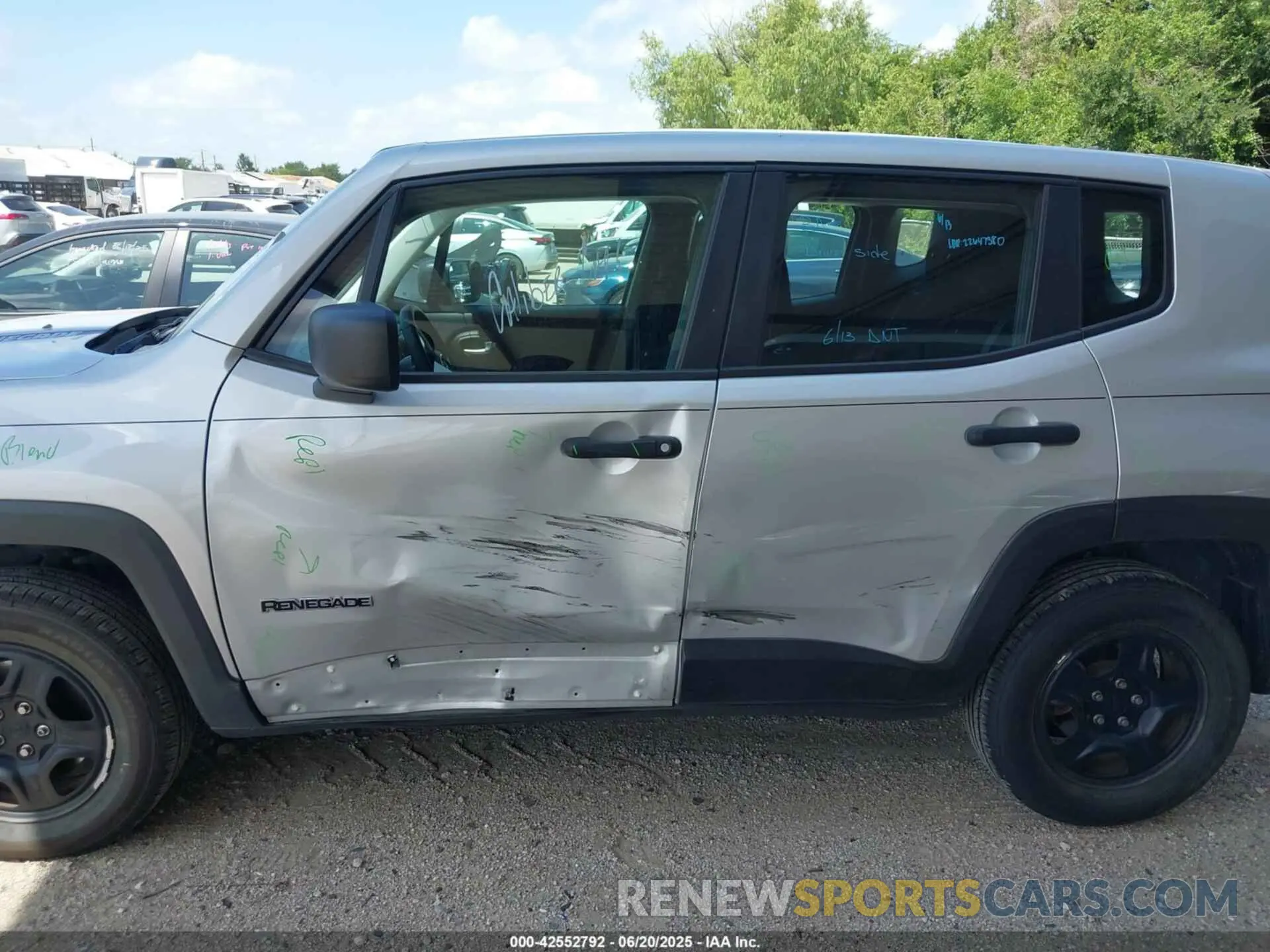 14 Photograph of a damaged car ZACNJDAB9MPN15442 JEEP RENEGADE 2021