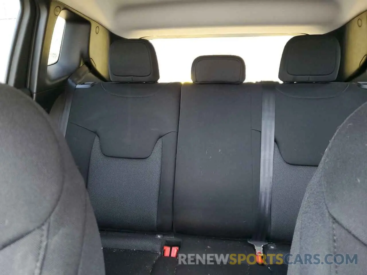 10 Photograph of a damaged car ZACNJDABXMPM26690 JEEP RENEGADE 2021