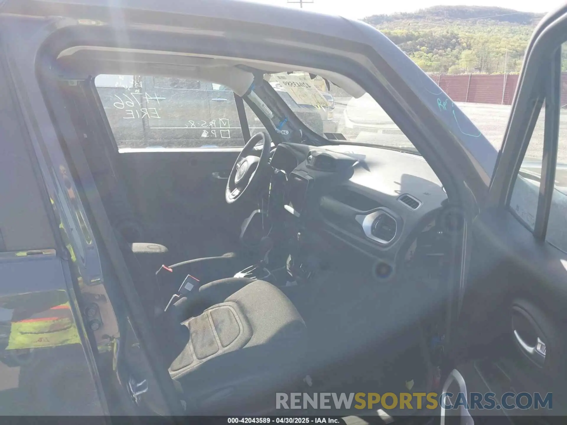 5 Photograph of a damaged car ZACNJDB14MPM34631 JEEP RENEGADE 2021