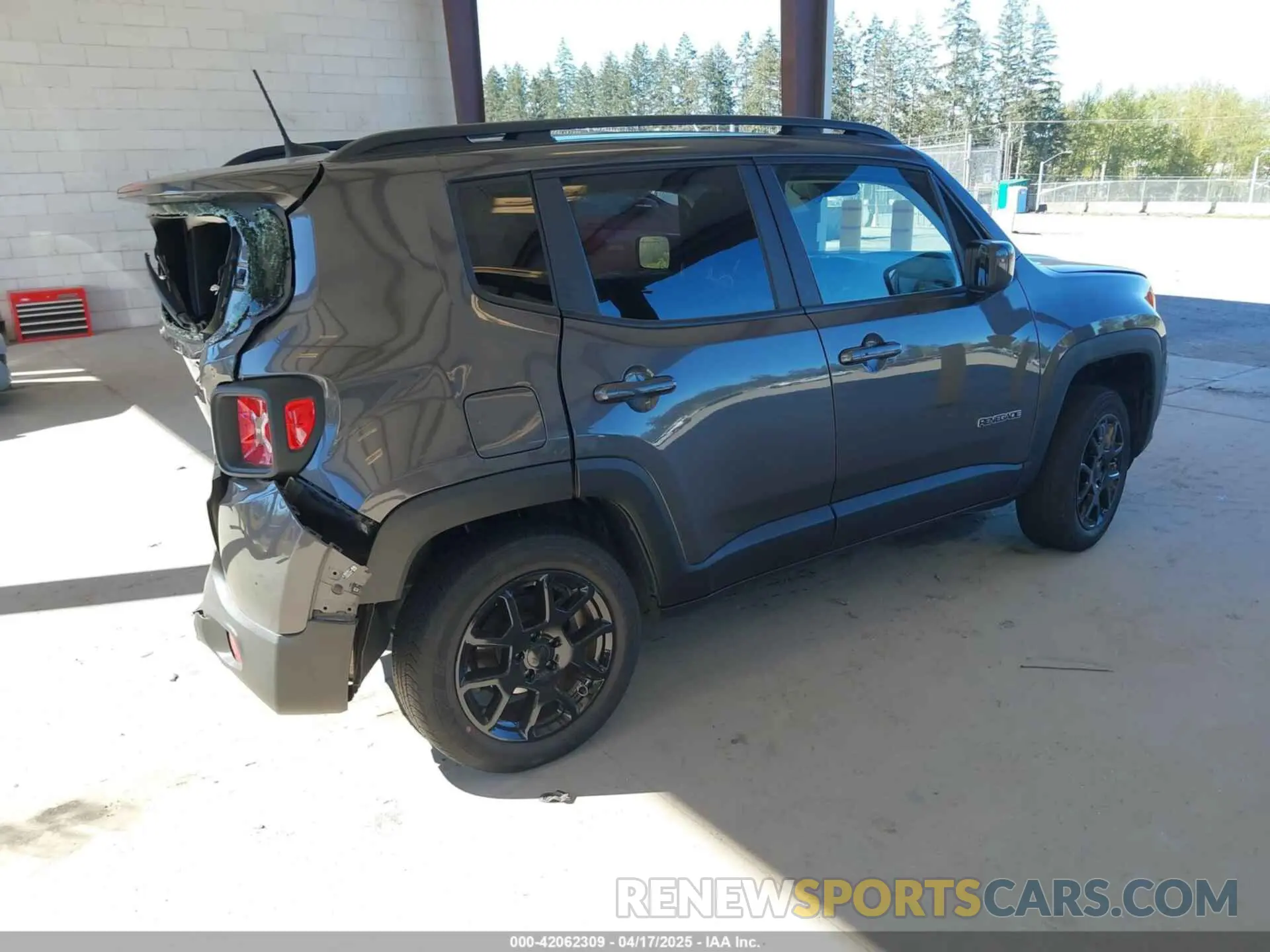 4 Photograph of a damaged car ZACNJDBB4MPN14004 JEEP RENEGADE 2021